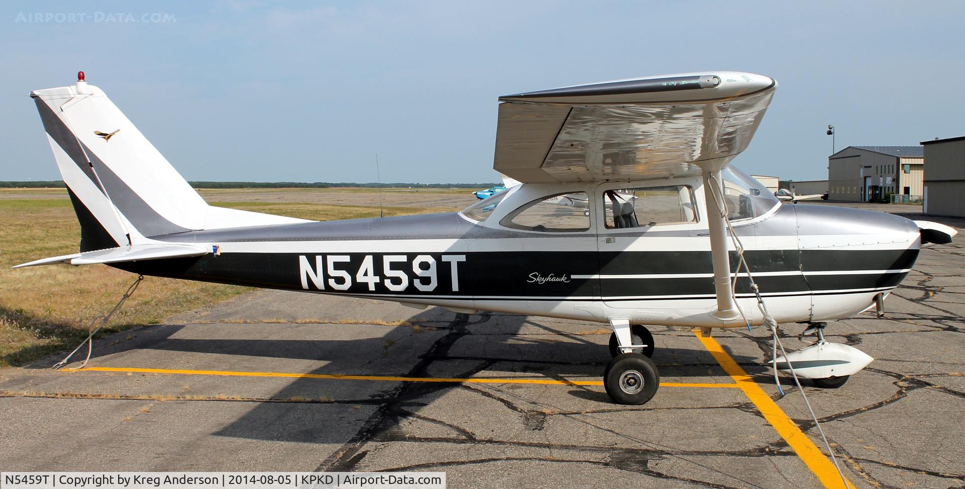 N5459T, 1964 Cessna 172E C/N 17251359, Cessna 172E Skyhawk on the ramp in Park Rapids, MN.