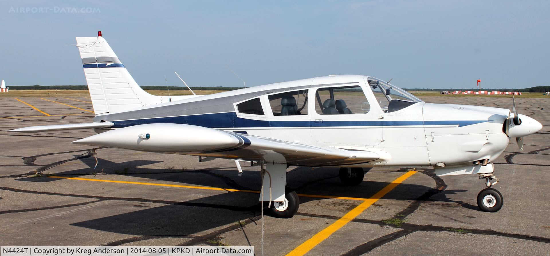 N4424T, 1972 Piper PA-28R-200 C/N 28R-7235046, Piper PA-28R-200 Arrow on the ramp in Park Rapids, MN.