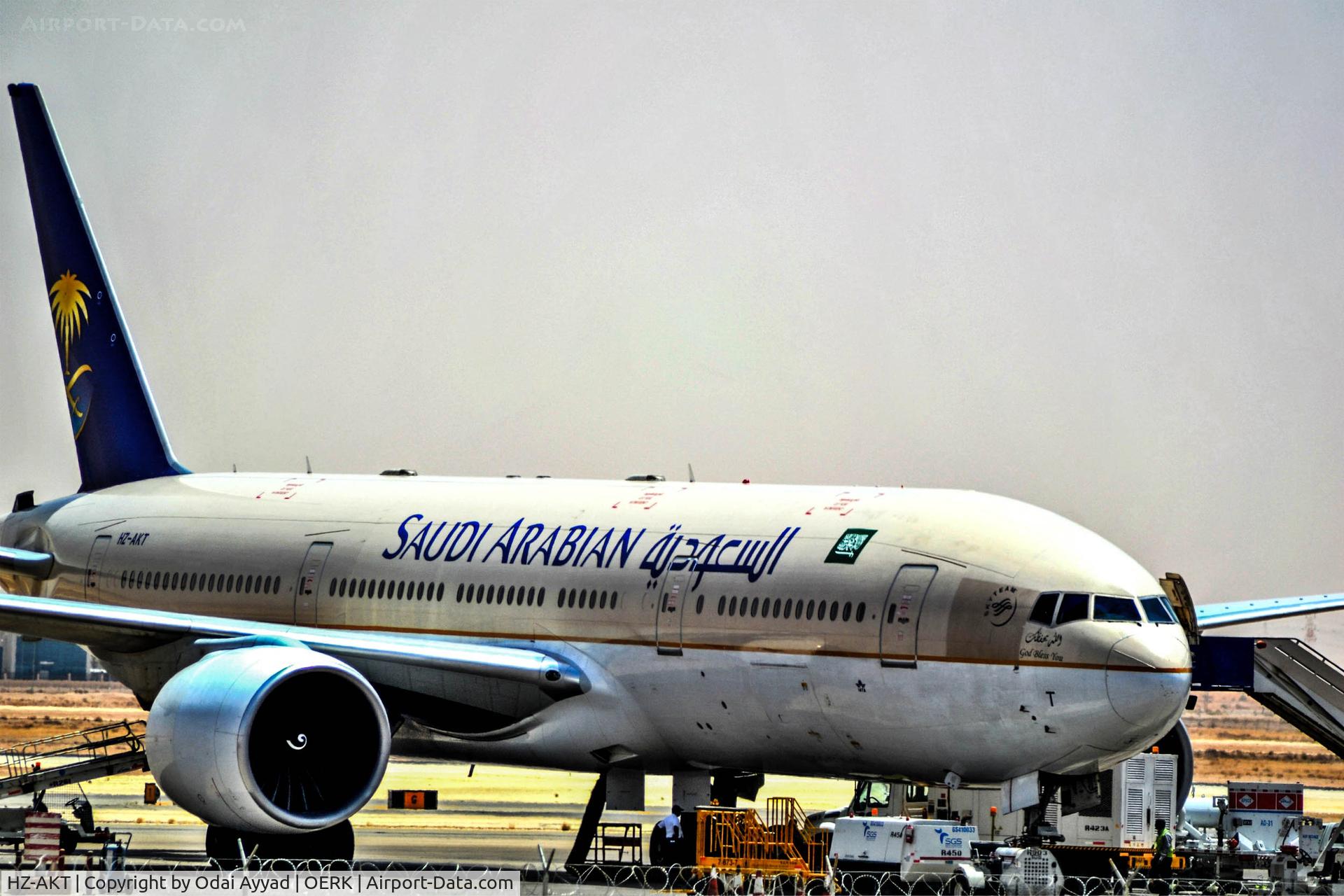 HZ-AKT, 2000 Boeing 777-268/ER C/N 28363, Saudia B777-200