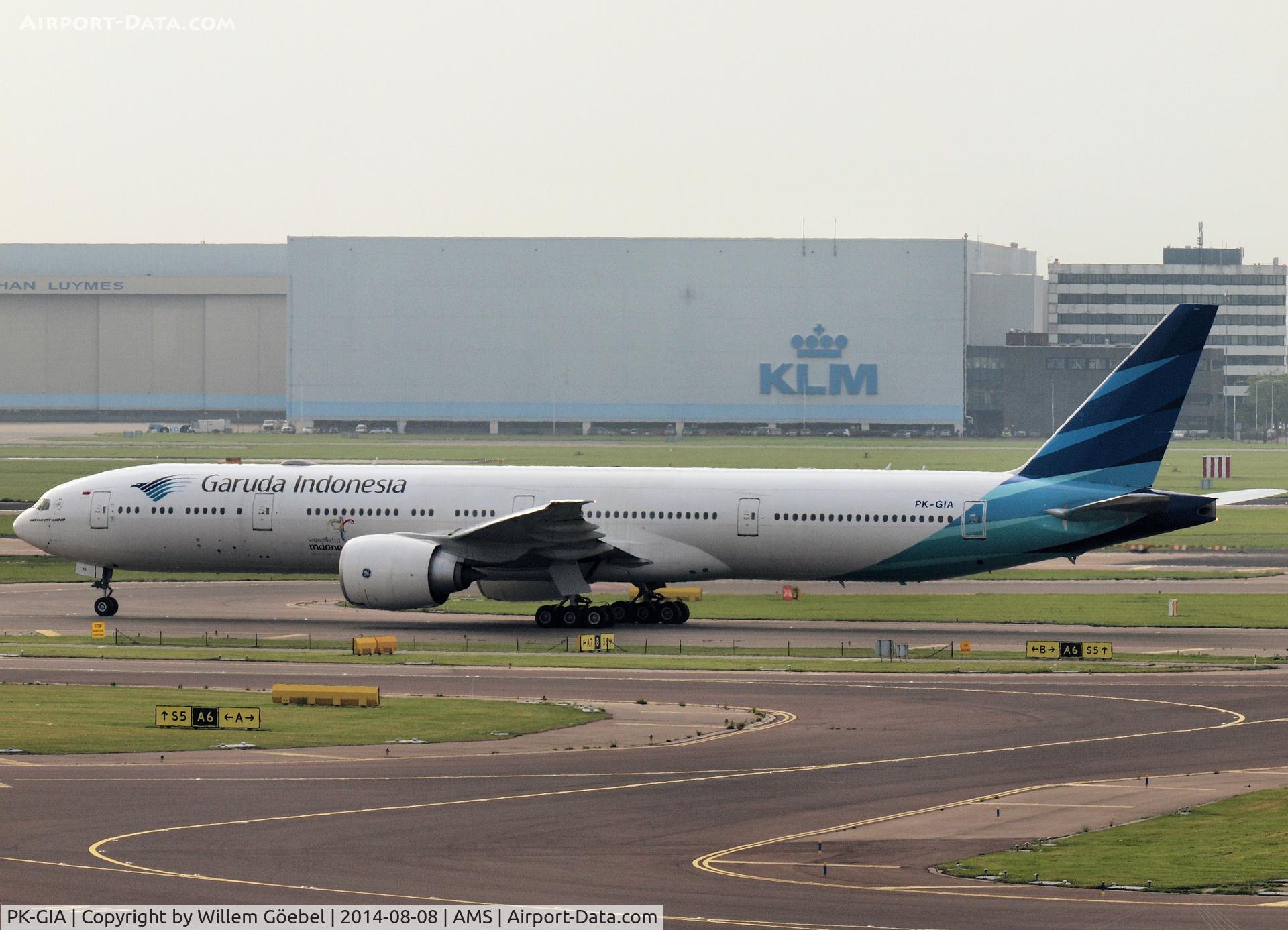PK-GIA, 2013 Boeing 777-3U3/ER C/N 40074, Taxi to the gate of Schiphol Airport