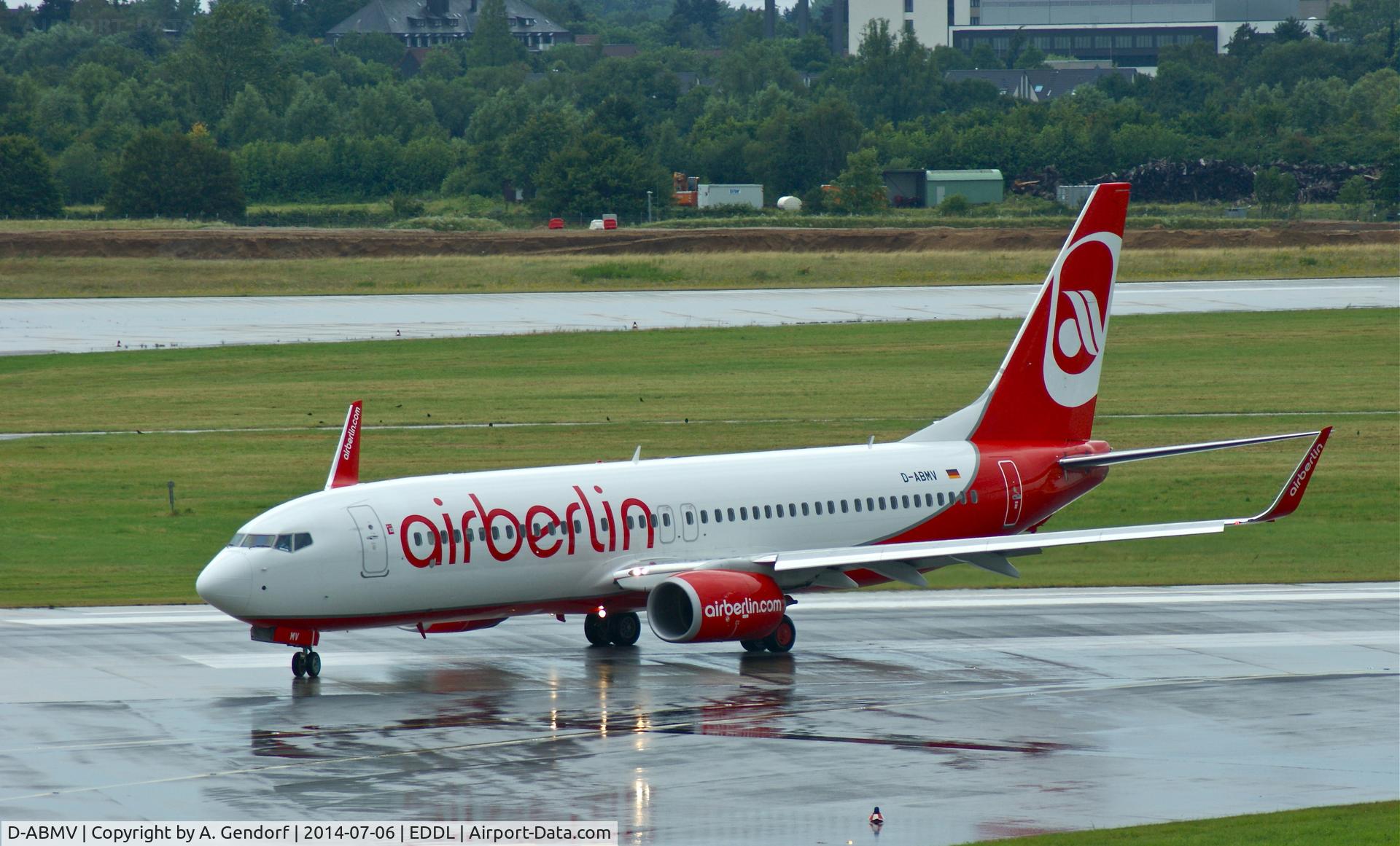 D-ABMV, 2013 Boeing 737-86J C/N 37785, Air Berlin, seen here shortly after landing at Düsseldorf Int'l(EDDL)