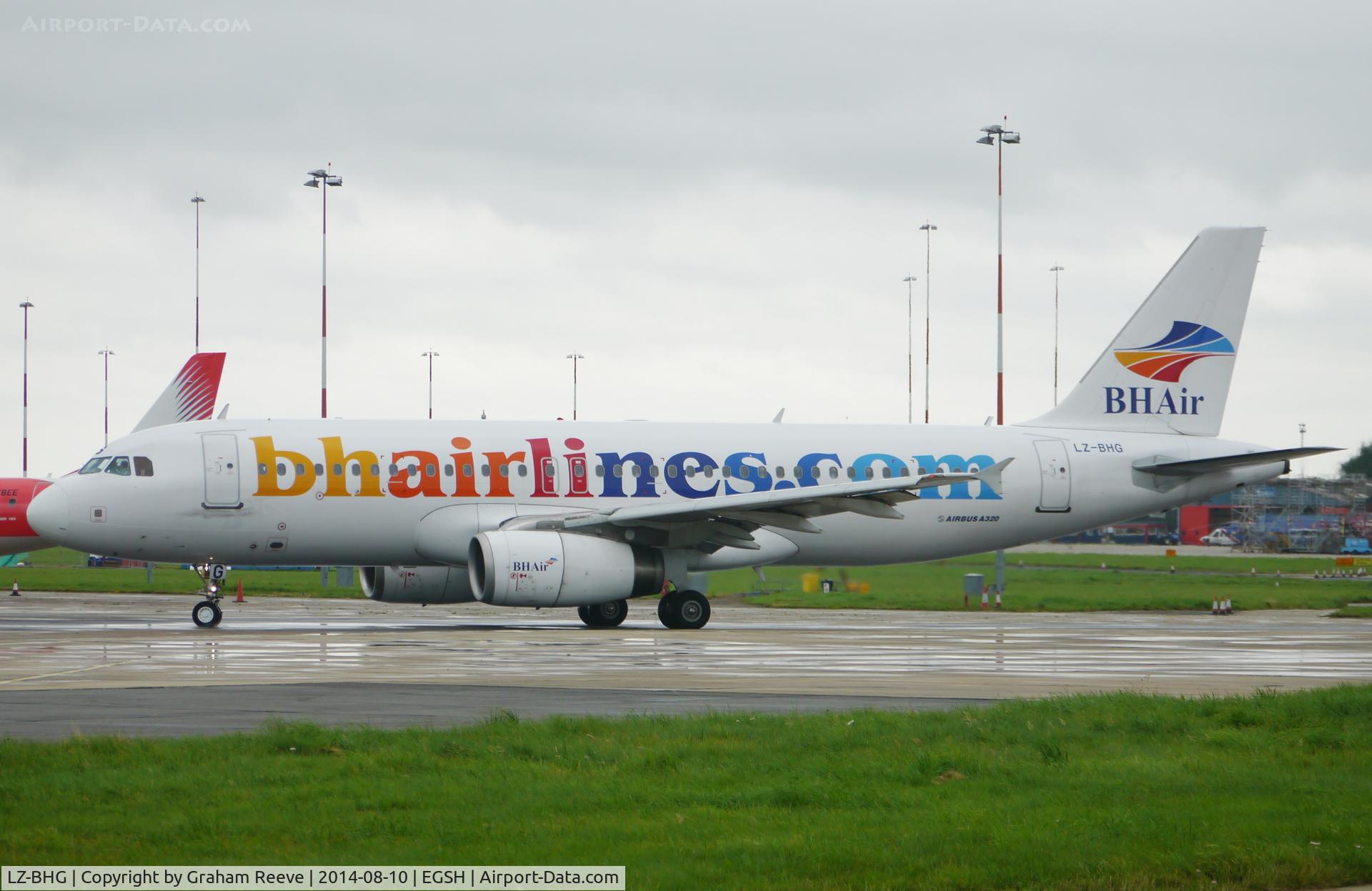 LZ-BHG, 2006 Airbus A320-232 C/N 2844, About to depart.