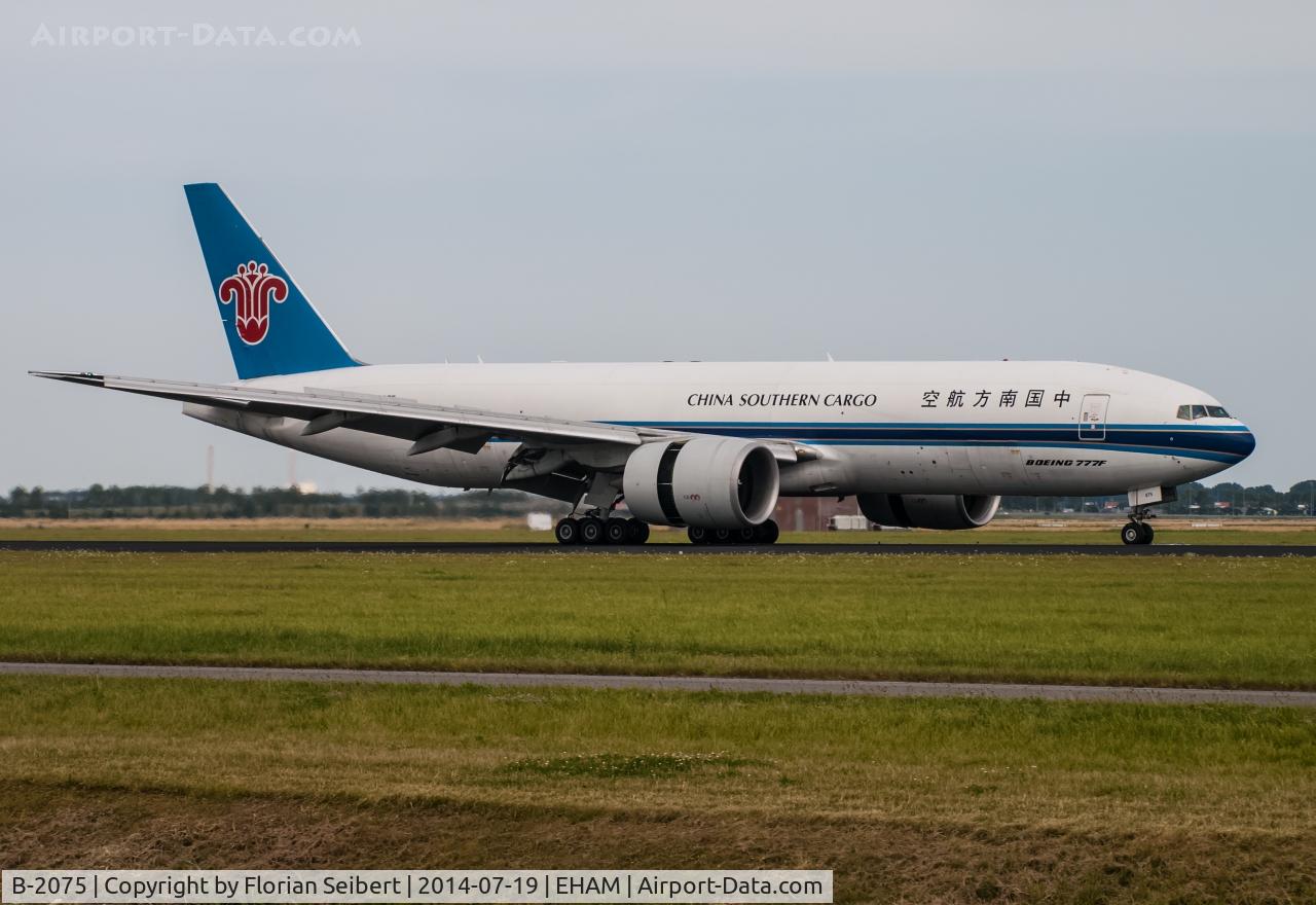 B-2075, 2009 Boeing 777-F1B C/N 37312, rolling ou on Polderbaan
