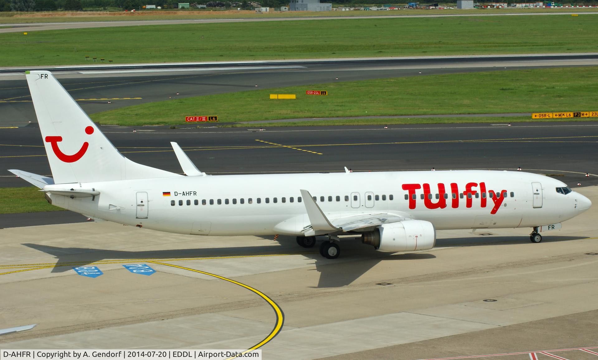 D-AHFR, 2000 Boeing 737-8K5 C/N 30593, TUifly, is here on the apron at Düsseldorf Int'l(EDDL)