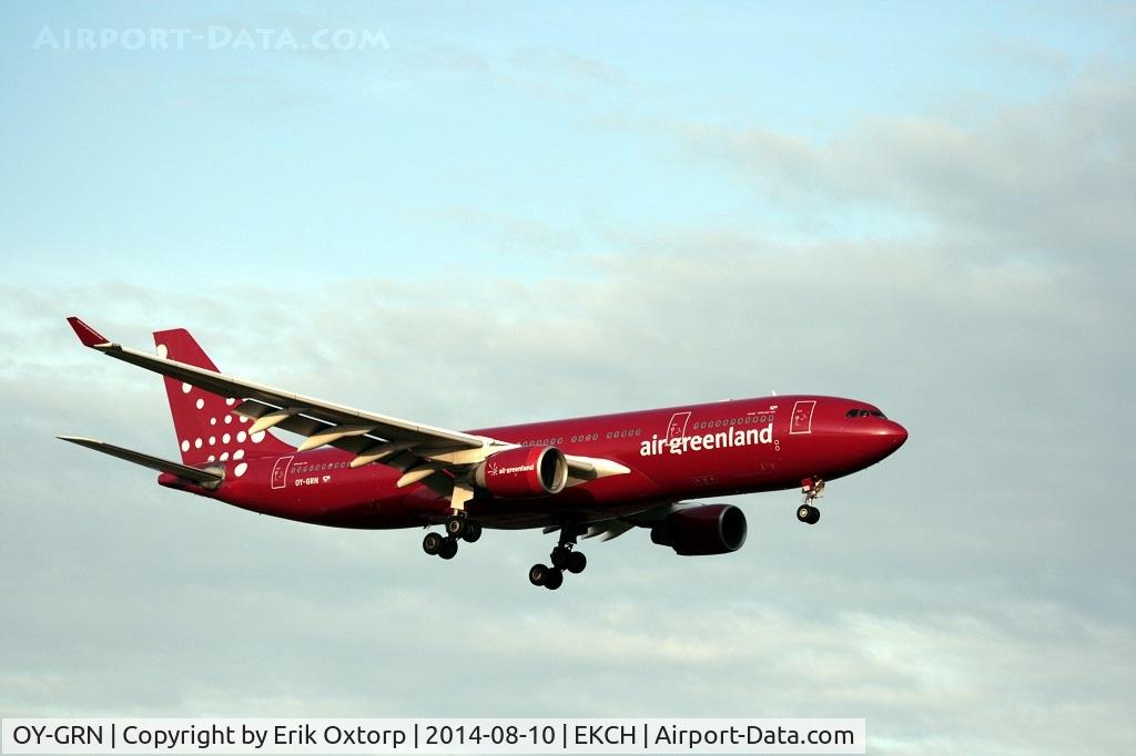 OY-GRN, 1998 Airbus A330-223 C/N 230, OY-GRN landing rw 22L