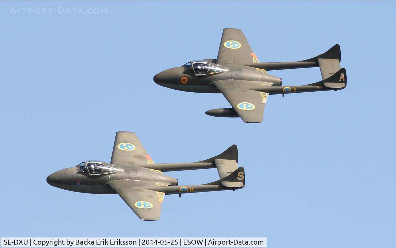 SE-DXU, 1953 De Havilland DH-115 Vampire T.11 C/N 15264, Västerås RollOut Airshow 2014.