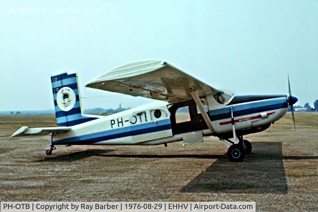PH-OTB, 1961 Pilatus PC-6/B2-H2 Turbo Porter C/N 518, Pilatus PC-6/B1-H2 Turbo Porter [518] (Para Club Icarus) Hilversum~PH 29/08/1976. From a slide.