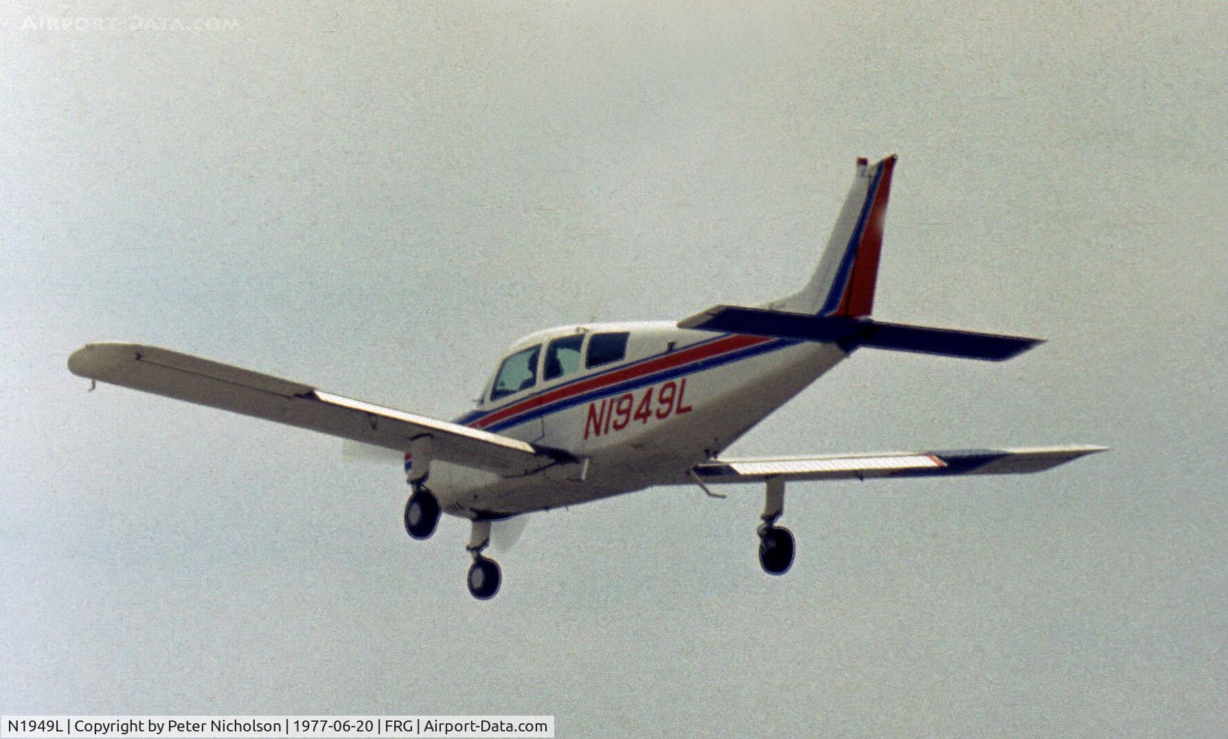 N1949L, 1976 Beech C23 Sundowner 180 C/N M-1825, Beech Sundowner on approach to Republic Airfield at Farmingdale, Long Island in the Summer of 1977.