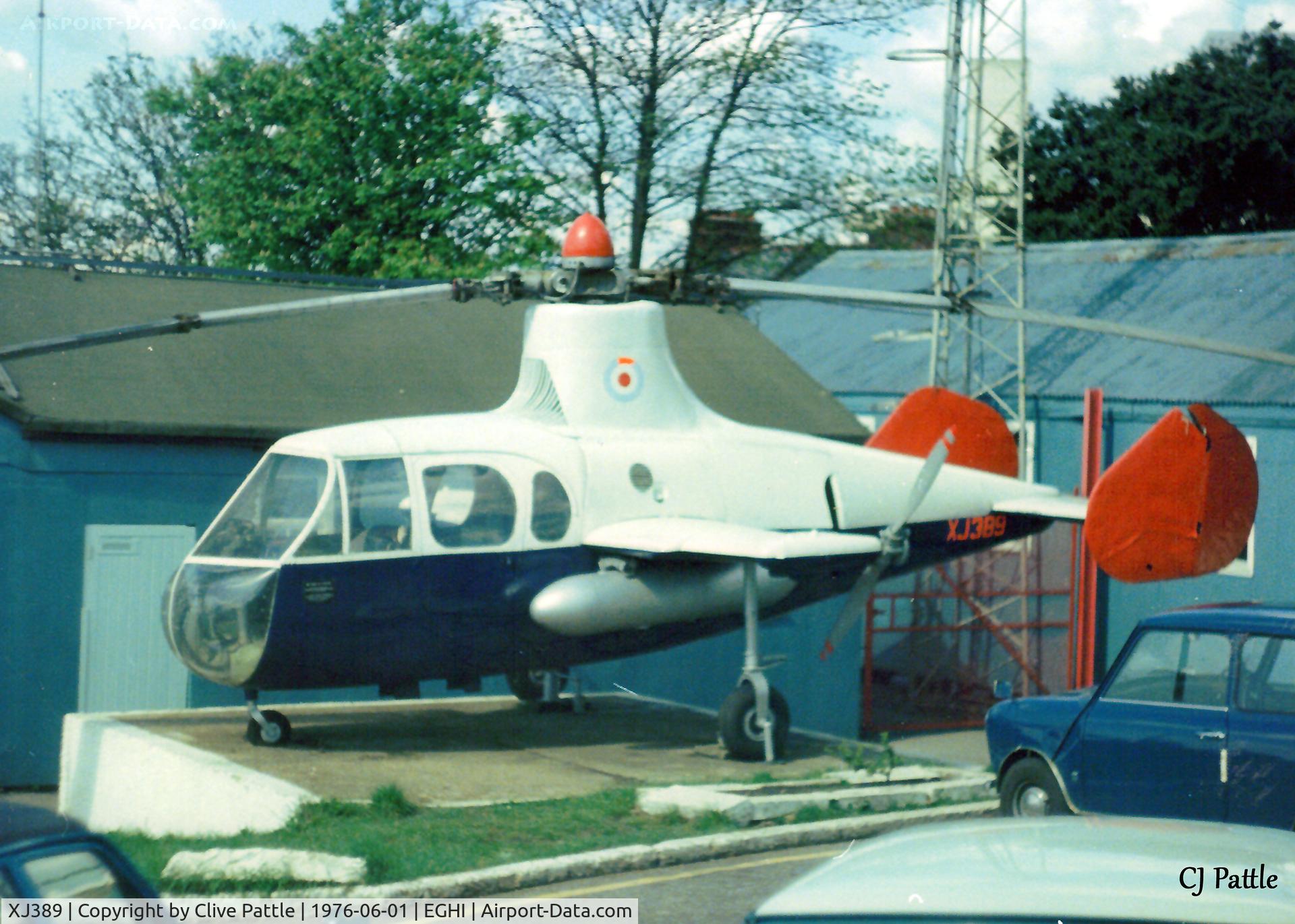 XJ389, 1953 Fairey Jet Gyrodyne C/N F9420, Scanned from print. Fairey Jet Gyrodyne XJ389 pictured on guard outside the HQ of 424 (Southampton) Sqn ATC, The Civic Centre, Southampton,  where it had been for a number of years. Shown as EGHI for Southampton Reference only.