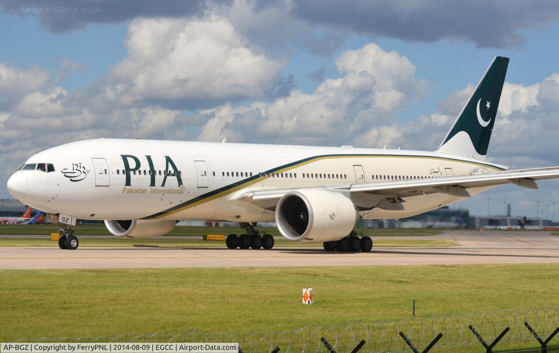 AP-BGZ, 2005 Boeing 777-240/LR C/N 33782, PIA B772 about to take-off.