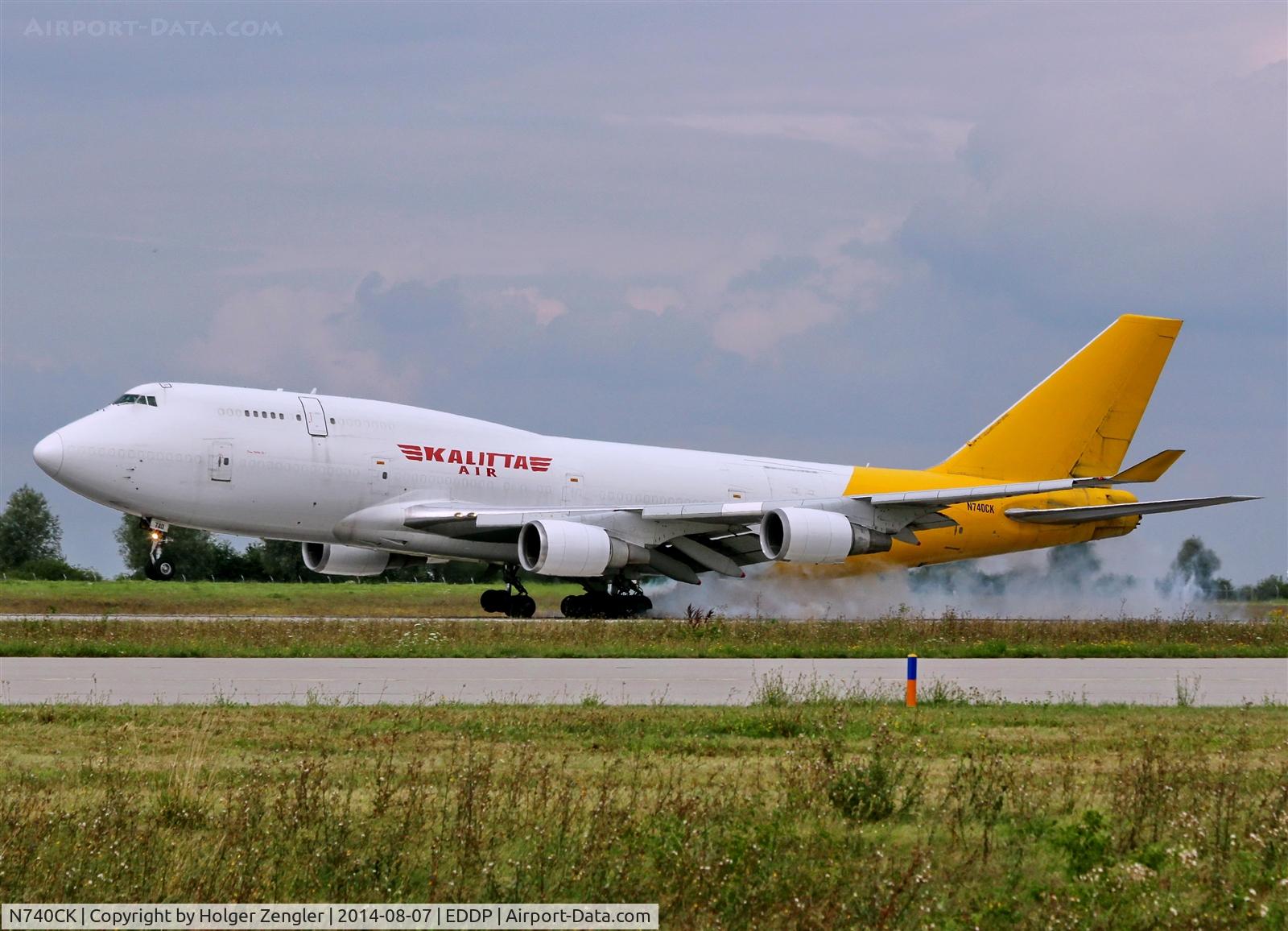 N740CK, 1989 Boeing 747-4H6 C/N 24405, 25 years old and always a good looking girl......