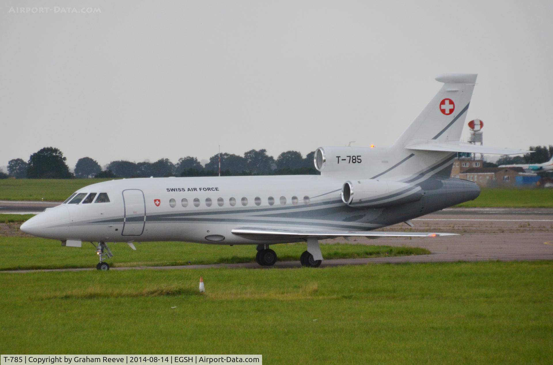 T-785, 2007 Dassault Falcon 900EX EASy II C/N 195, Just landed on runway 09.