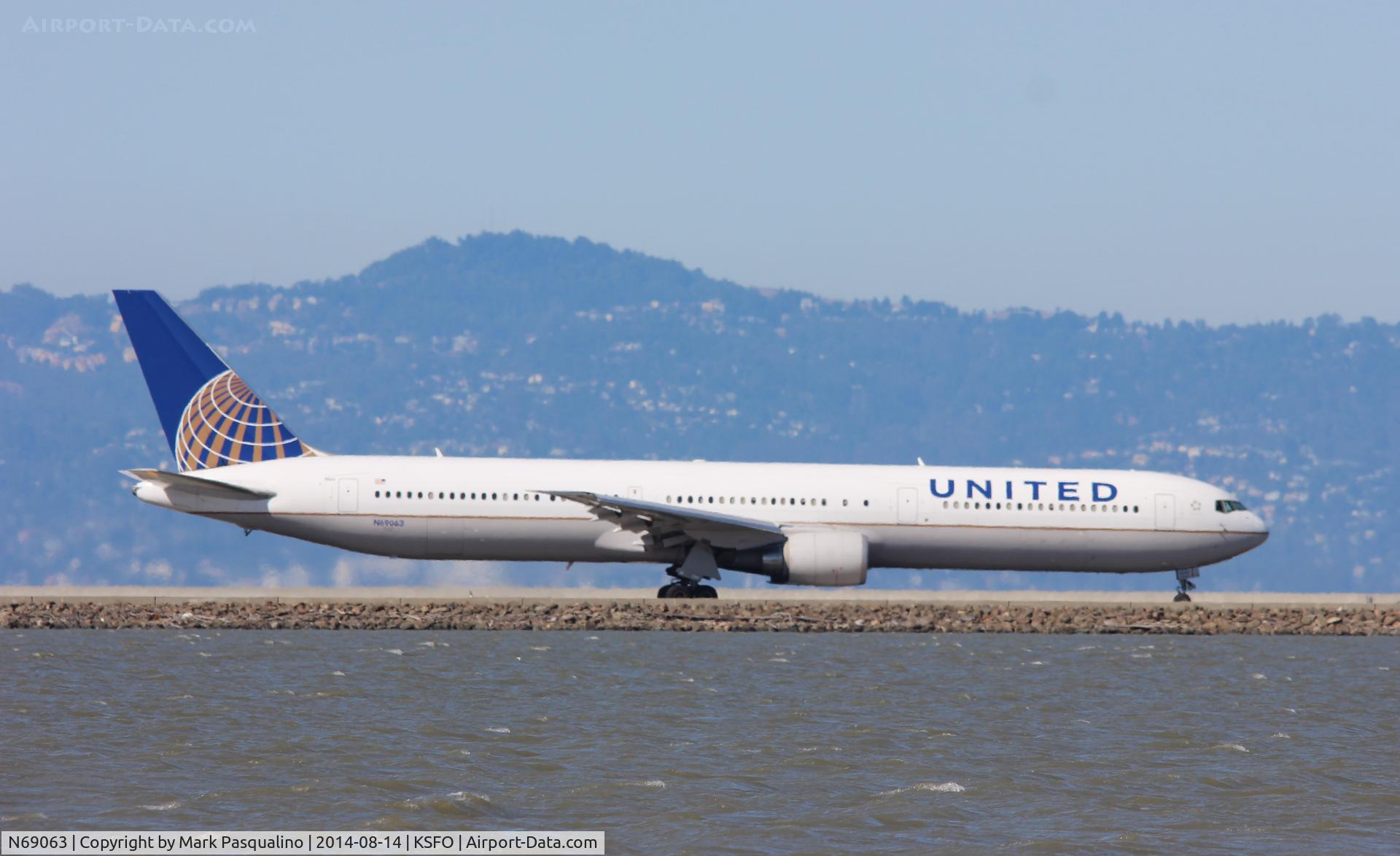 N69063, 2002 Boeing 767-424/ER C/N 29458, Boeing 767-400ER