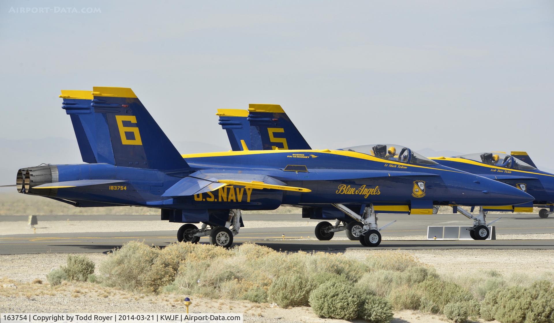 163754, 1989 McDonnell Douglas F/A-18C Hornet C/N 0829/C112, Taxiing for departure