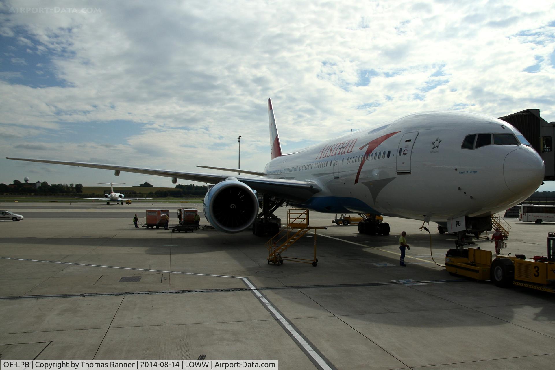 OE-LPB, 1998 Boeing 777-2Z9/ER C/N 28699, Austrian B777