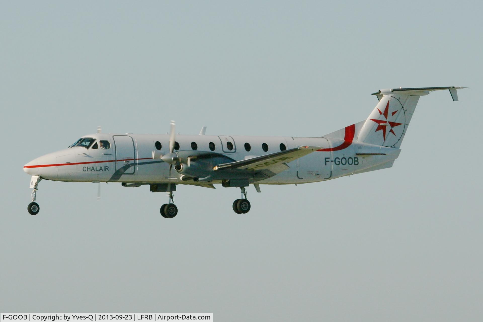 F-GOOB, 1991 Beech 1900C C/N UC-153, Beech 1900C, Short approach rwy 25L, Brest-Guipavas Airport (LFRB-BES)