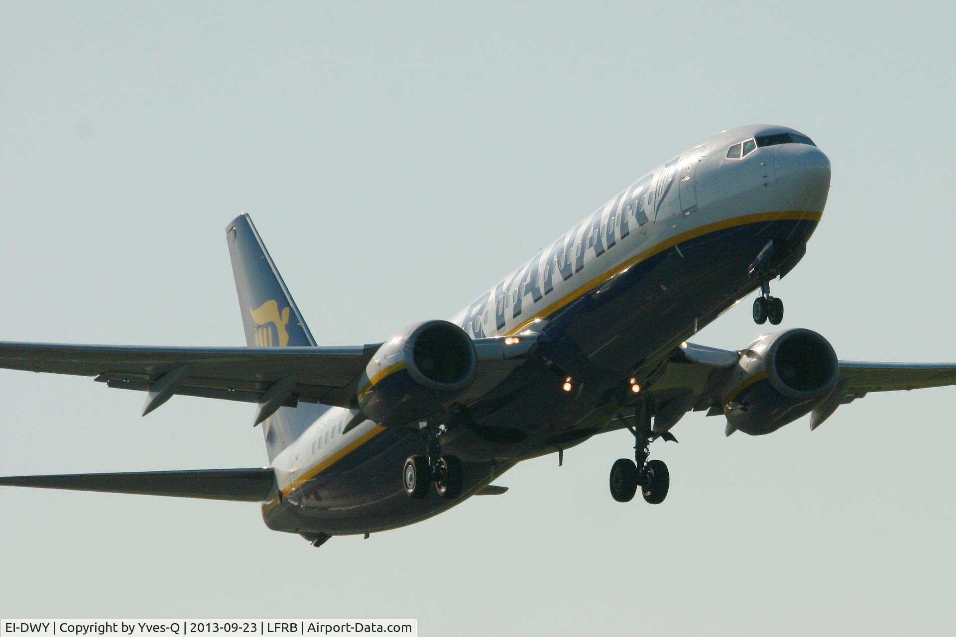 EI-DWY, 2008 Boeing 737-8AS C/N 33638, Boeing 737-8AS(WL), Take off rwy 07R, Brest-Guipavas Airport (LFRB-BES)