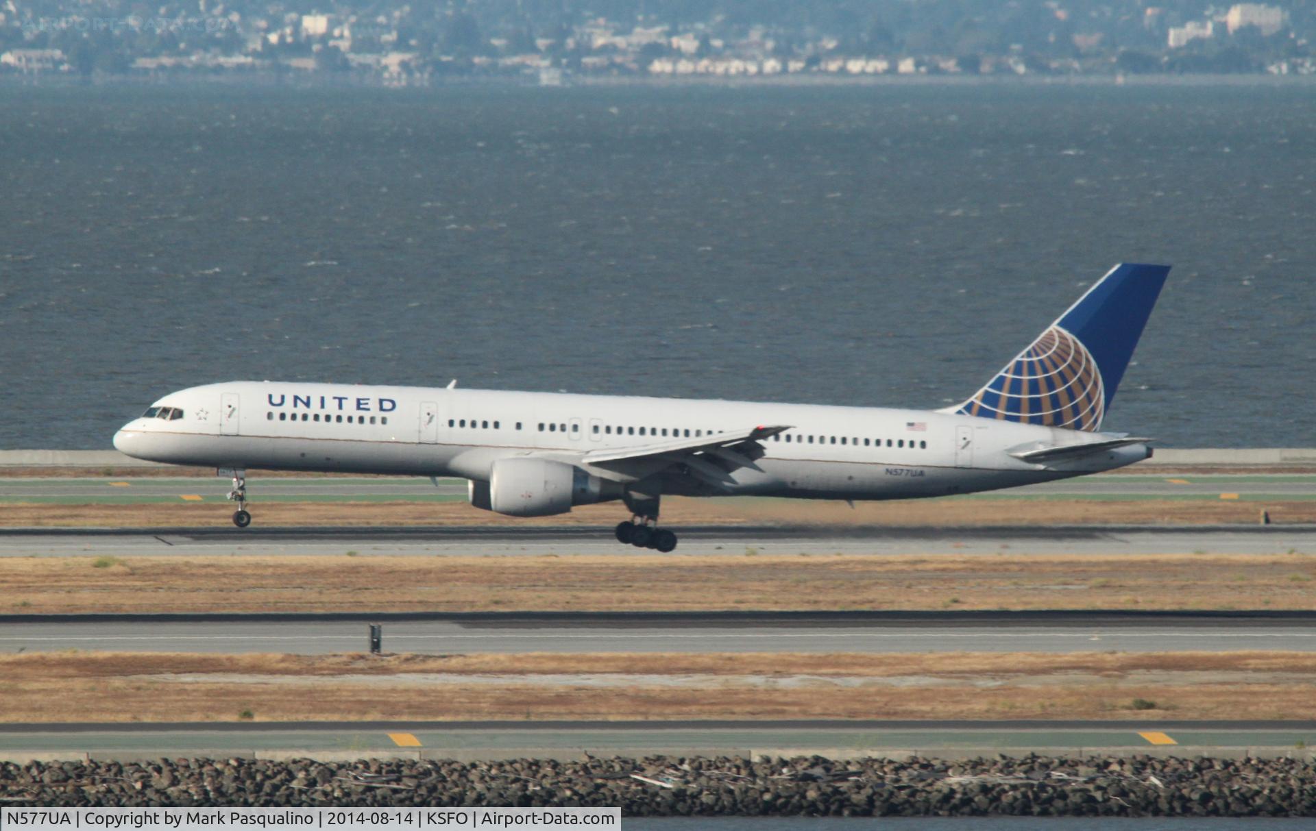 N577UA, 1993 Boeing 757-222 C/N 26693, Boeing 757-200