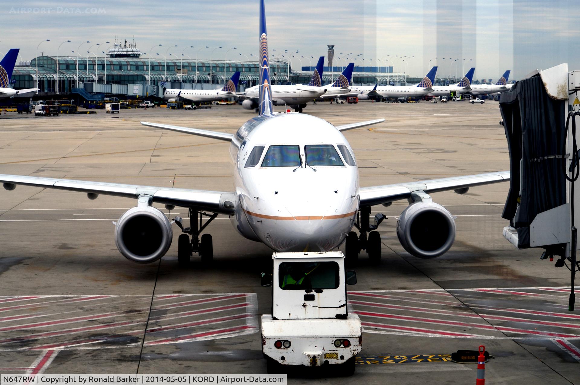 N647RW, 2005 Embraer 170SE (ERJ-170-100SE) C/N 17000067, Pushback O'Hare