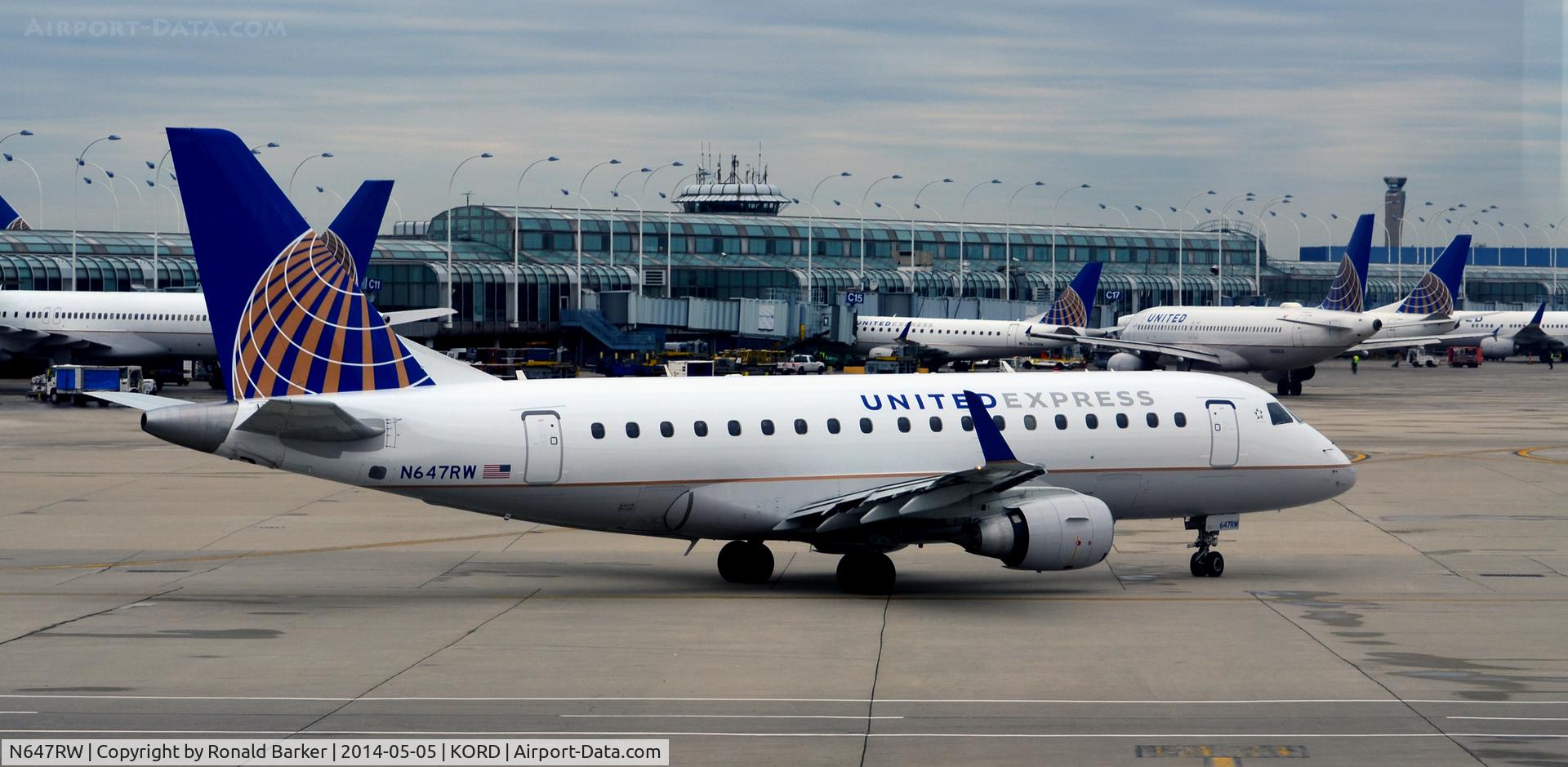 N647RW, 2005 Embraer 170SE (ERJ-170-100SE) C/N 17000067, Taxi O'Hare