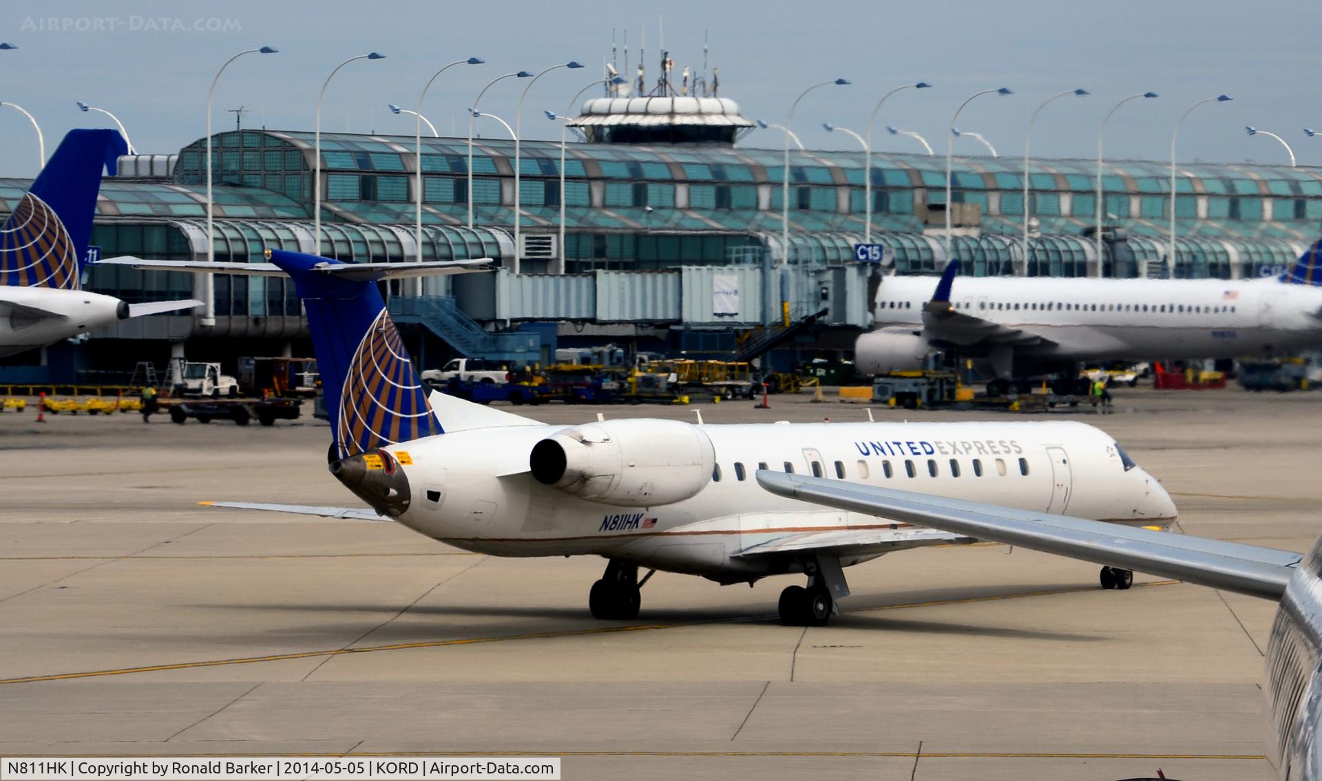 N811HK, 2000 Embraer ERJ-145LR (EMB-145LR) C/N 145256, Taxi O'Hare