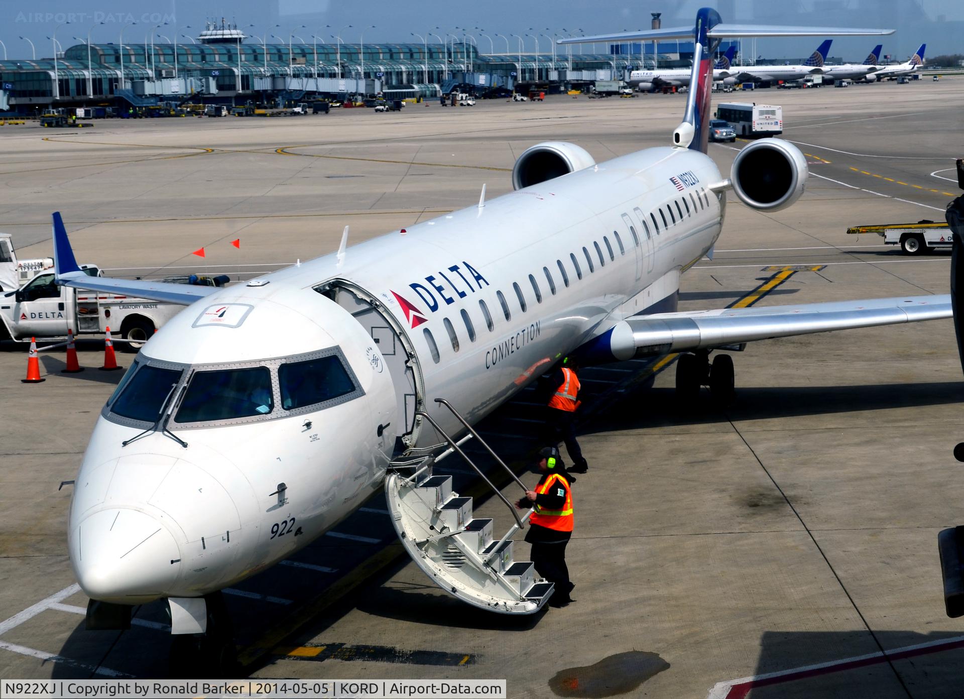 N922XJ, 2008 Bombardier CRJ-900LR (CL-600-2D24) C/N 15174, At the gate O'Hare
