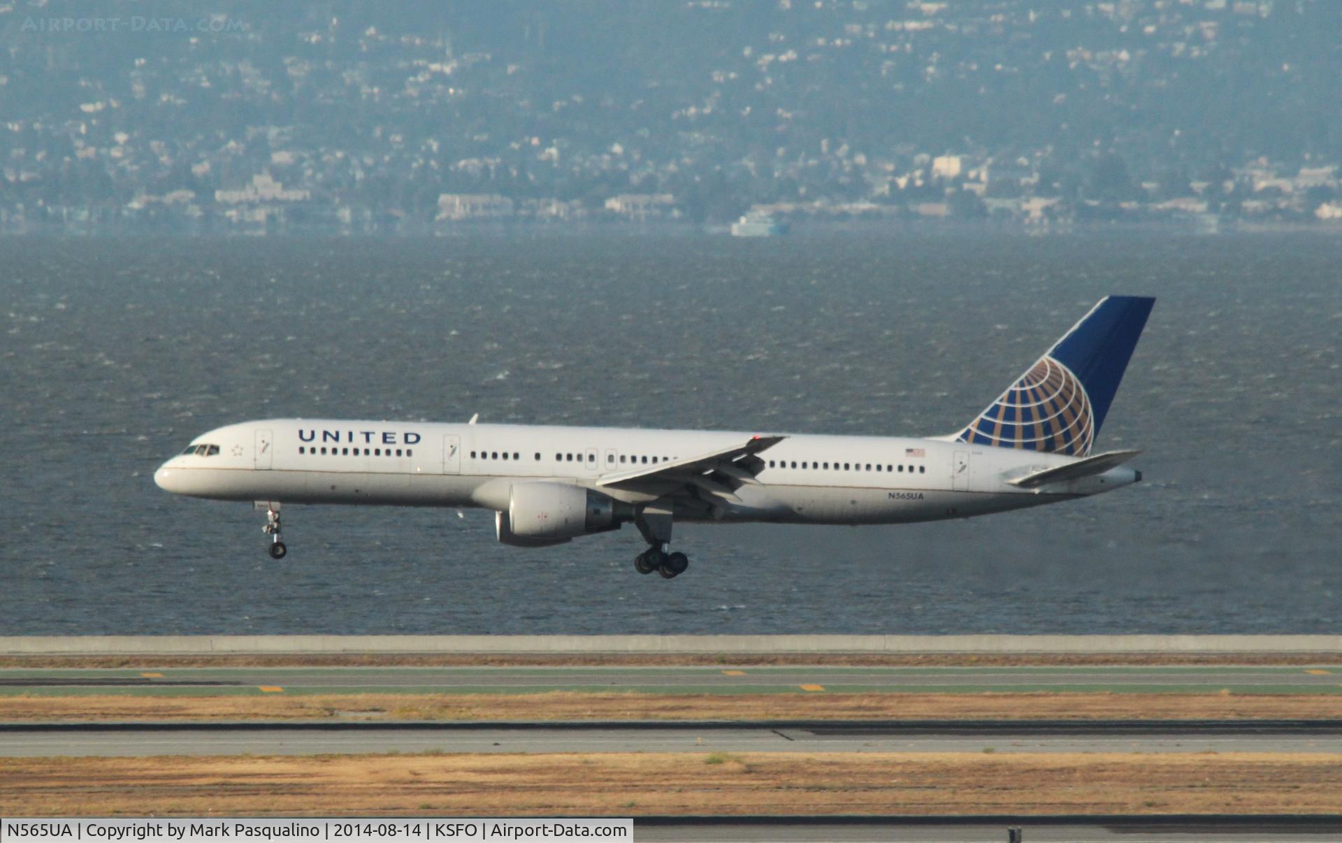 N565UA, 1992 Boeing 757-222 C/N 26669, Boeing 757-200