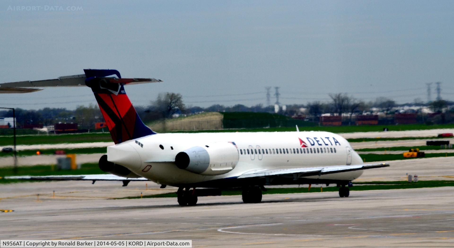 N956AT, 2000 Boeing 717-200 C/N 55018, Taxi O'Hare  Former AirtTran aircraft