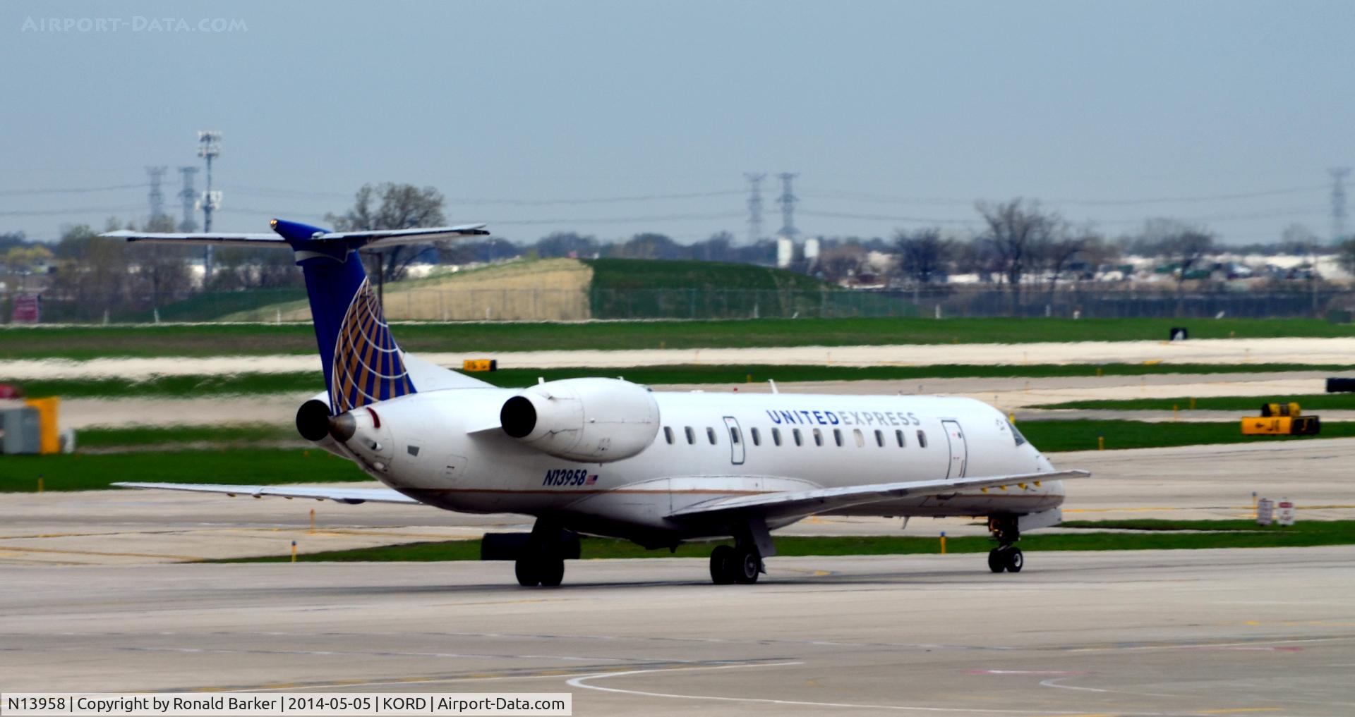 N13958, 1998 Embraer EMB-145LR C/N 145085, Taxi O'Hare
