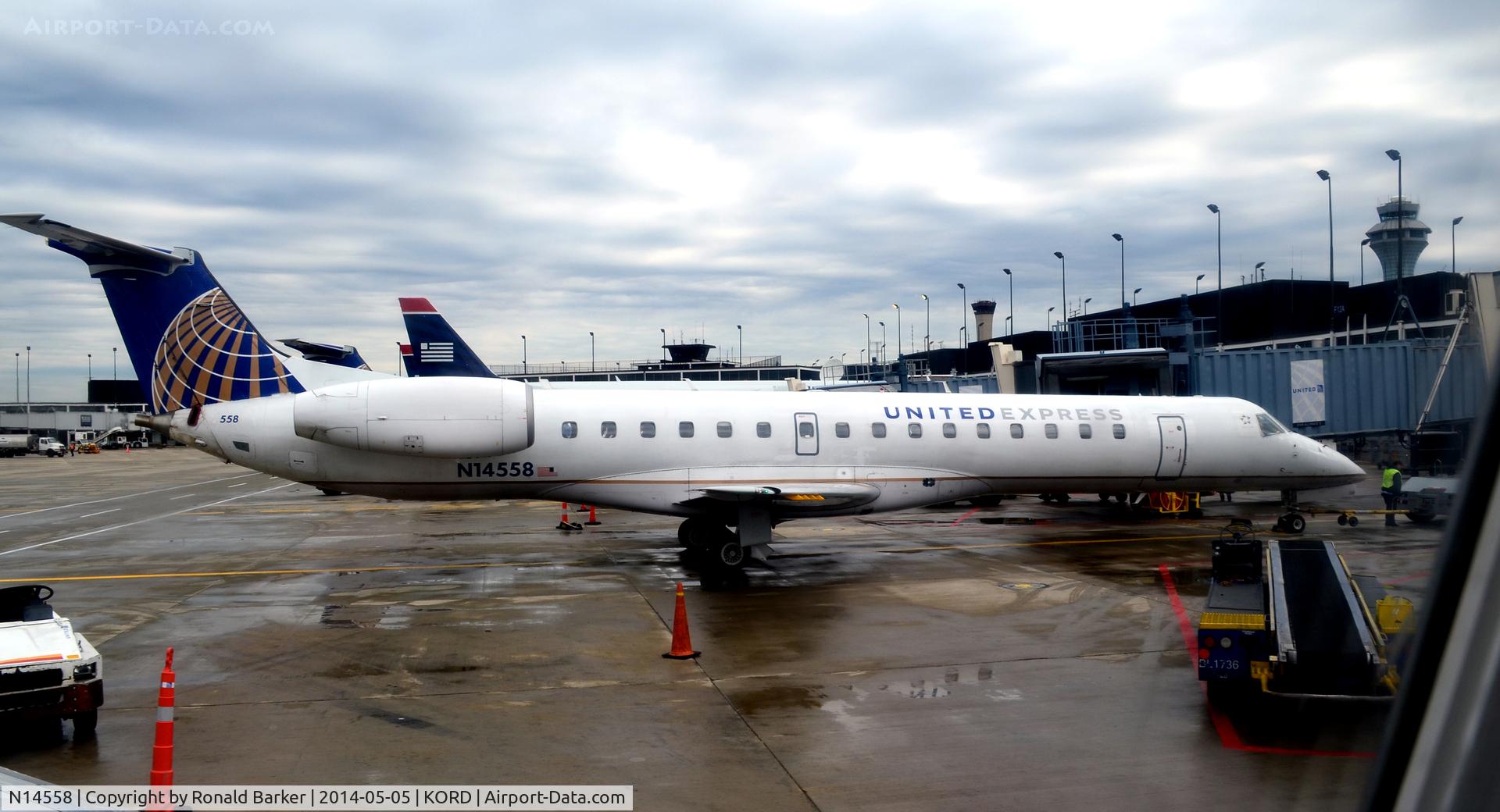 N14558, 2002 Embraer ERJ-145LR (EMB-145LR) C/N 145598, At the gate O'Hare