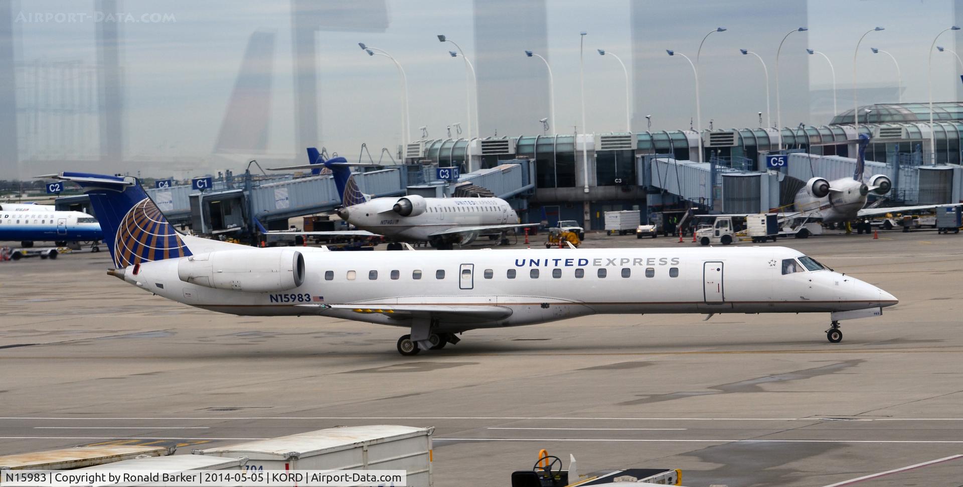 N15983, 2000 Embraer ERJ-145LR (EMB-145LR) C/N 145239, Taxi O'Hare