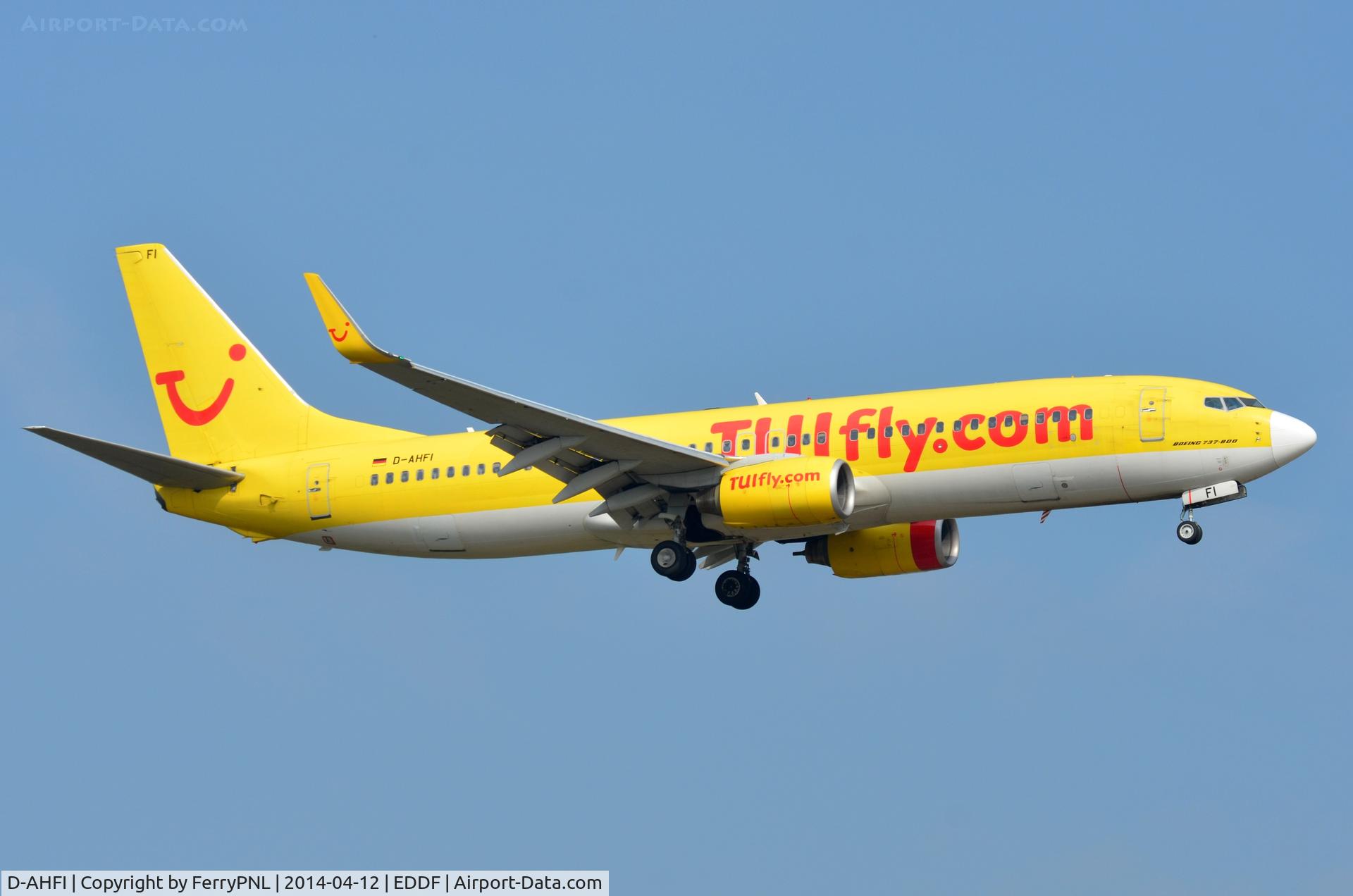 D-AHFI, 1999 Boeing 737-8K5 C/N 27984, TUI B738 landing