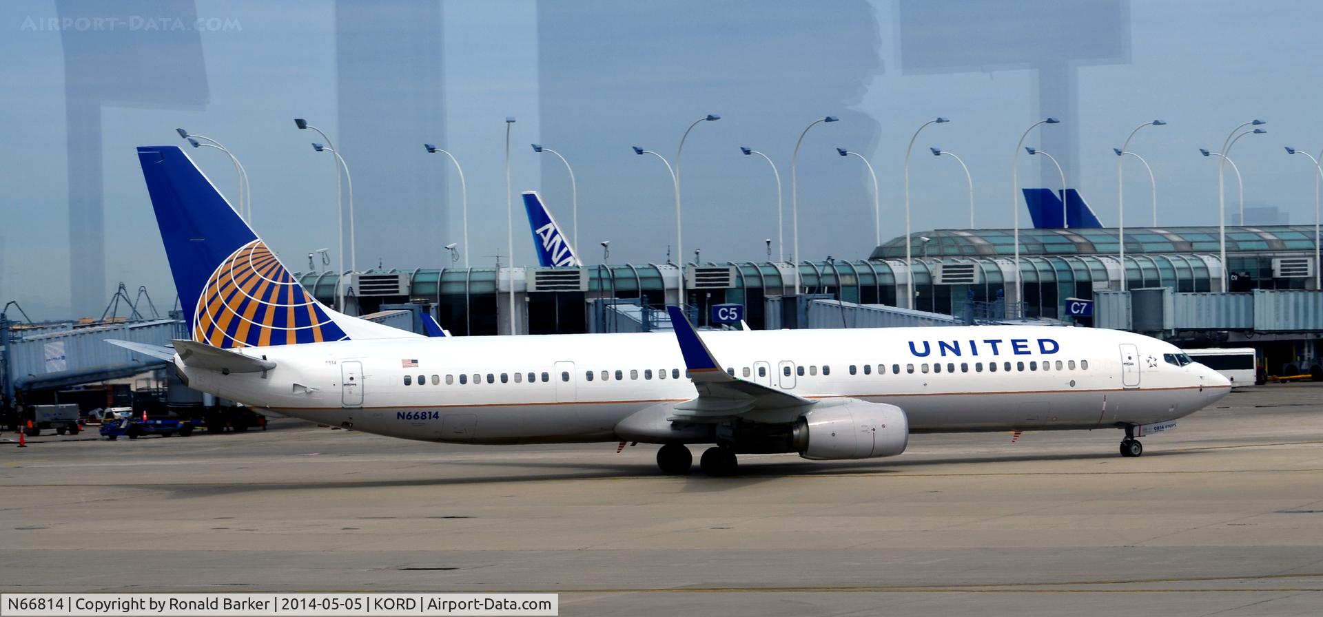 N66814, 2014 Boeing 737-924/ER C/N 42745, Taxi O'Hare