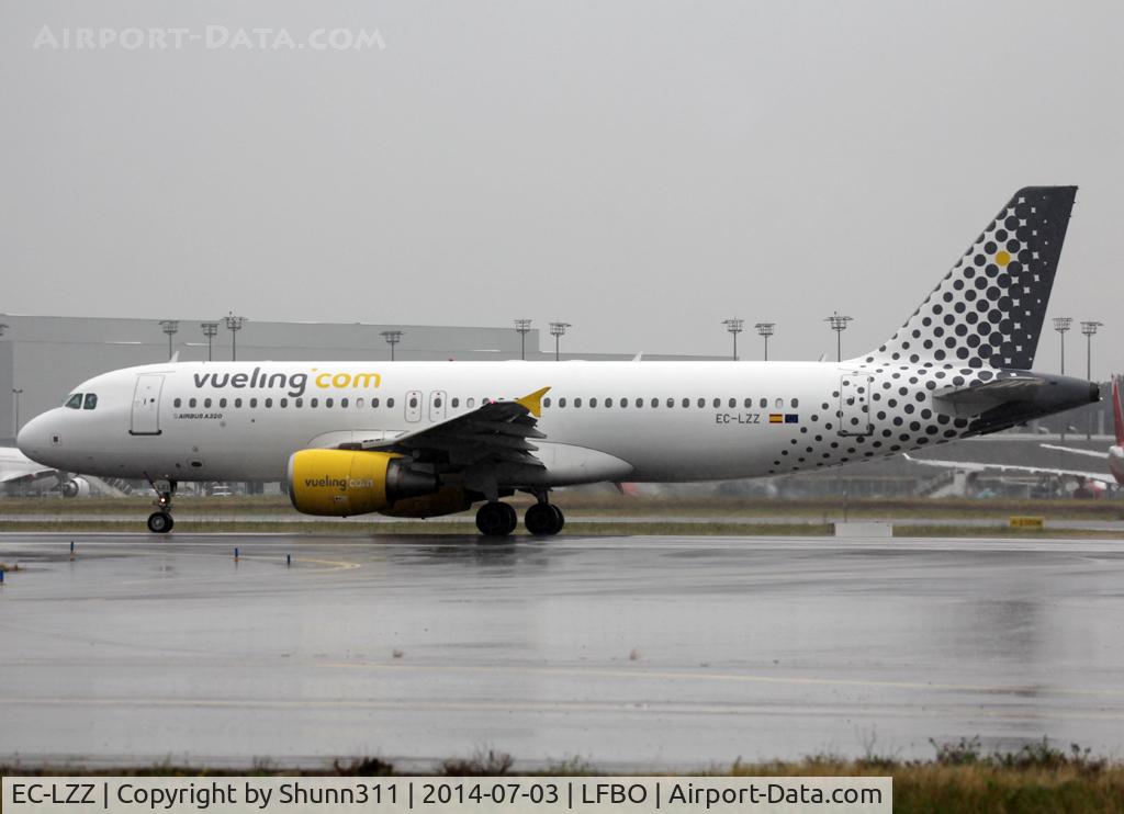 EC-LZZ, 2005 Airbus A320-214 C/N 2620, Ready for take off rwy 14L