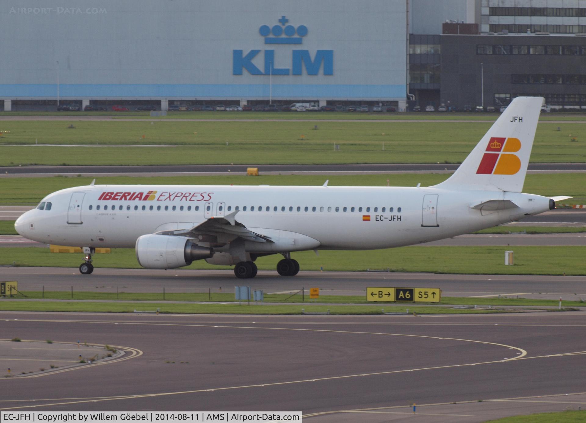 EC-JFH, 2003 Airbus A320-214 C/N 2104, Taxi to the runway of Schiphol Airport
