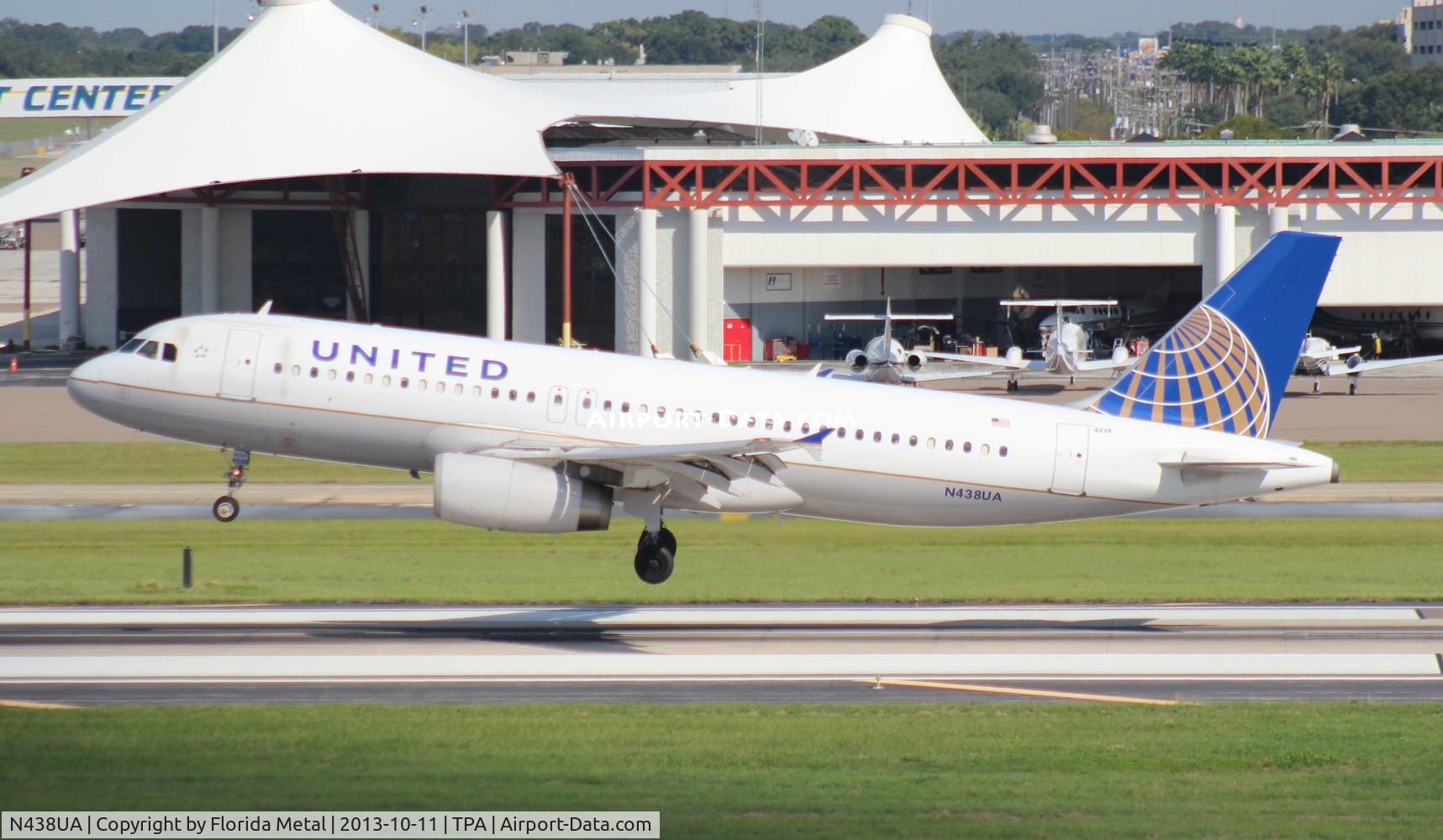 N438UA, 1997 Airbus A320-232 C/N 678, United A320