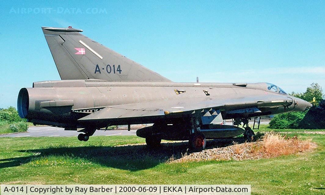 A-014, 1971 Saab F-35 Draken C/N 35-1014, SAAB F-35 Draken [351014] (Royal Danish Air Force) Karup~OY 09/06/2000