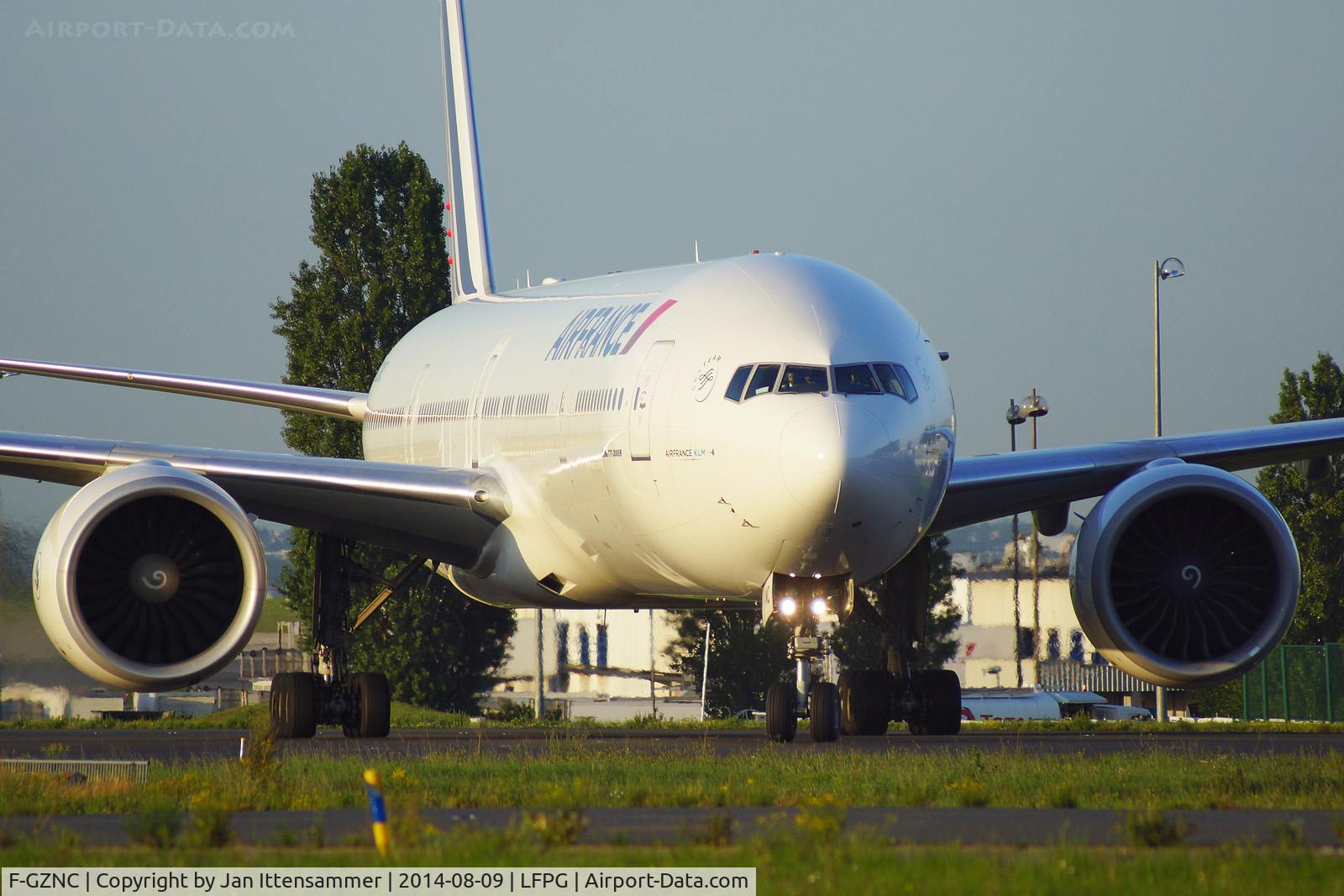 F-GZNC, 2008 Boeing 777-328/ER C/N 35542, f-gznc