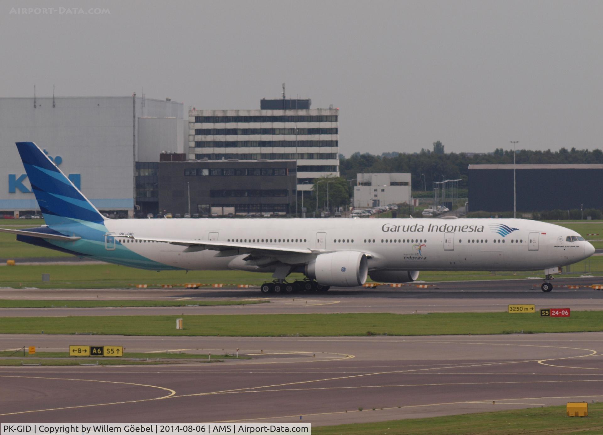 PK-GID, 2013 Boeing 777-3U3/ER C/N 29146, Taxi to the runway 24 of Schiphol Airport