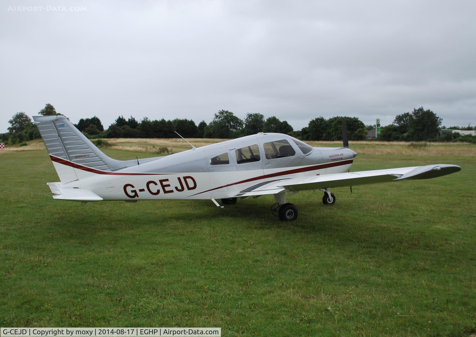 G-CEJD, 2005 Piper PA-28-161 Warrior III C/N 2842244, Cherokee Warrior III at Popham