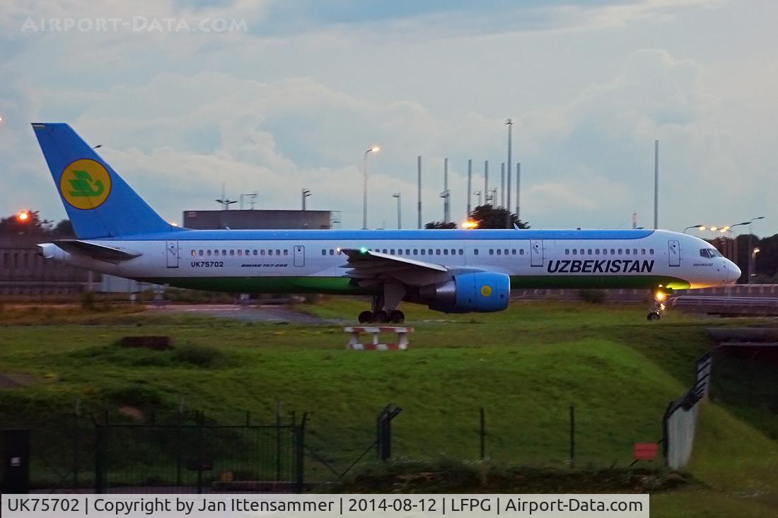 UK75702, 1999 Boeing 757-23P C/N 30061, uk75702