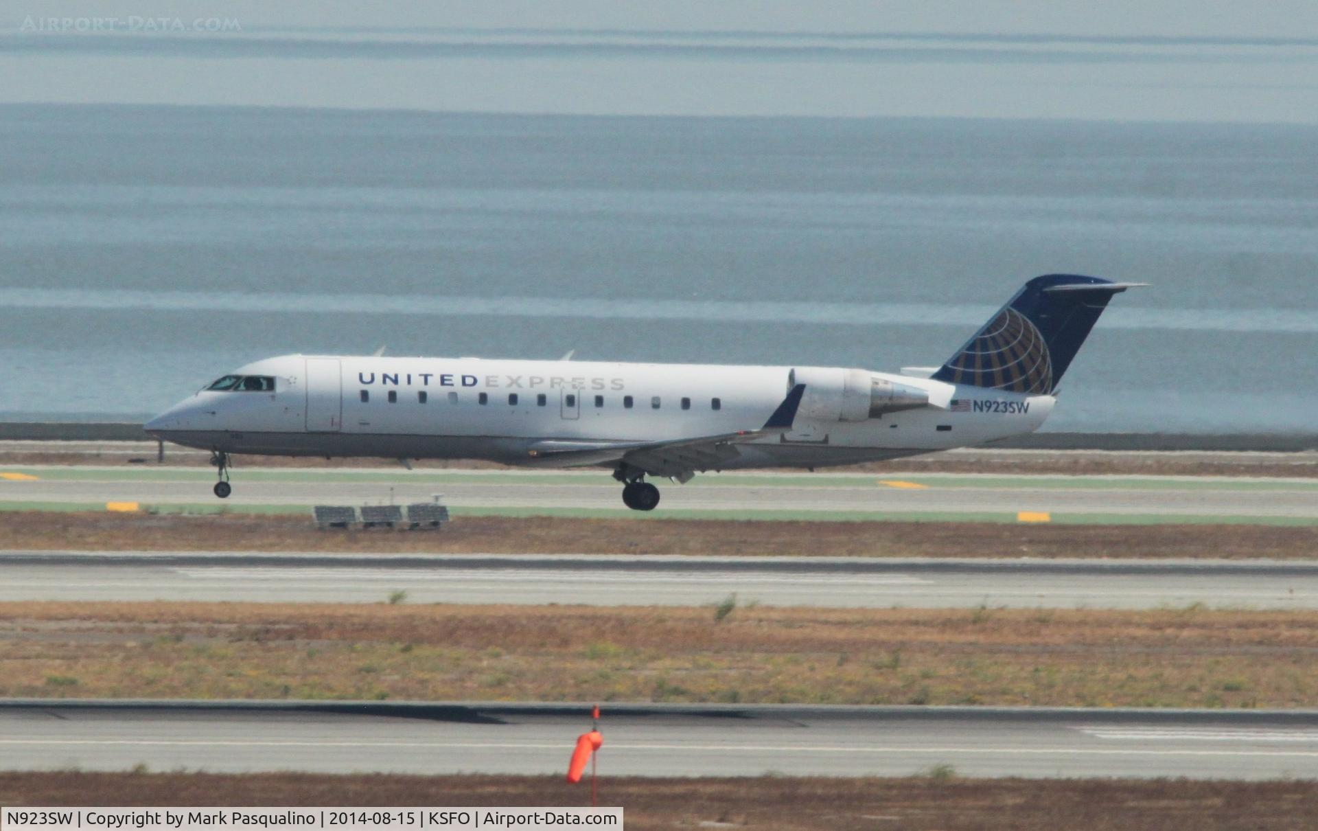 N923SW, 2002 Bombardier CRJ-200LR (CL-600-2B19) C/N 7664, CL-600-2B19