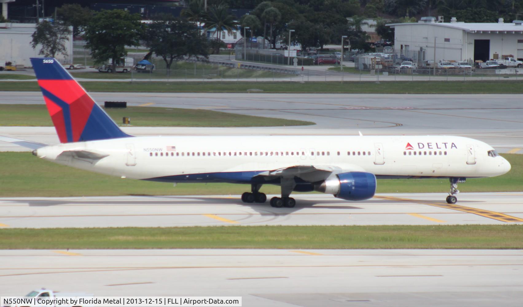 N550NW, 2001 Boeing 757-251 C/N 26497, Delta 757-200