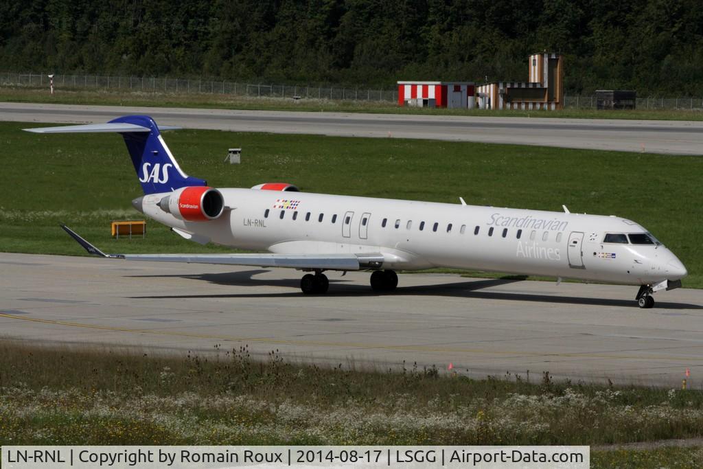 LN-RNL, 2010 Bombardier CRJ-900LR (CL-600-2D24) C/N 15250, Taxiing