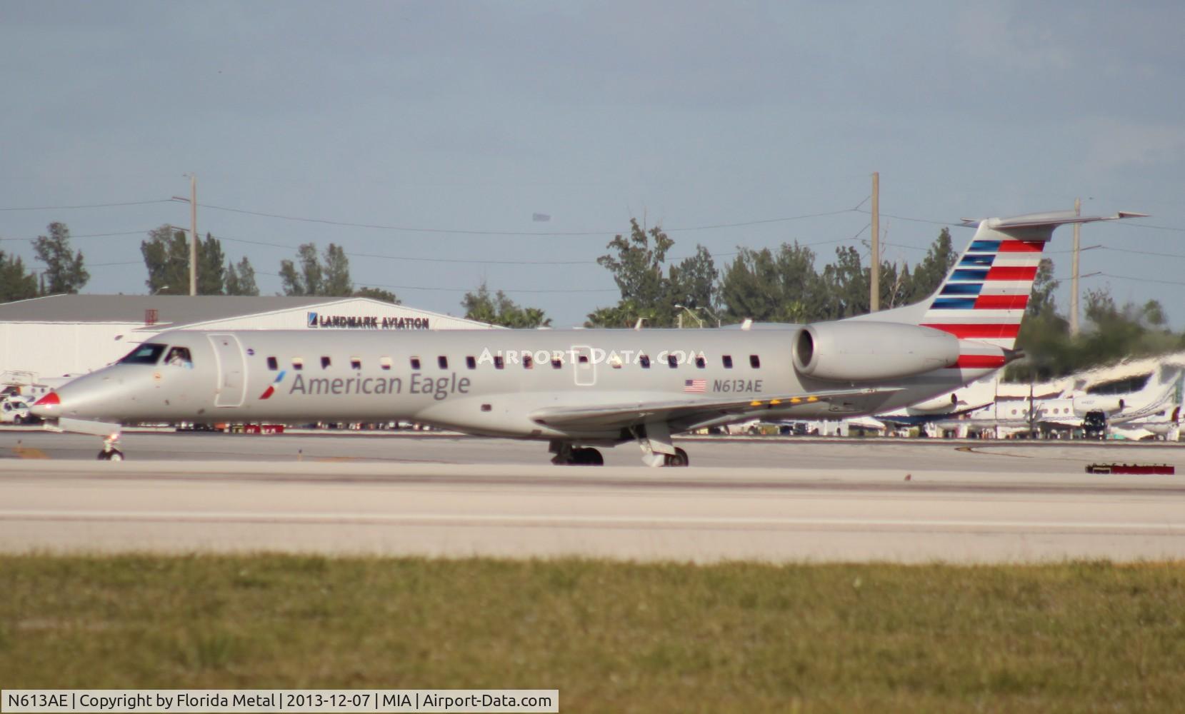 N613AE, 1998 Embraer ERJ-145LR (EMB-145LR) C/N 145081, American Eagle E145