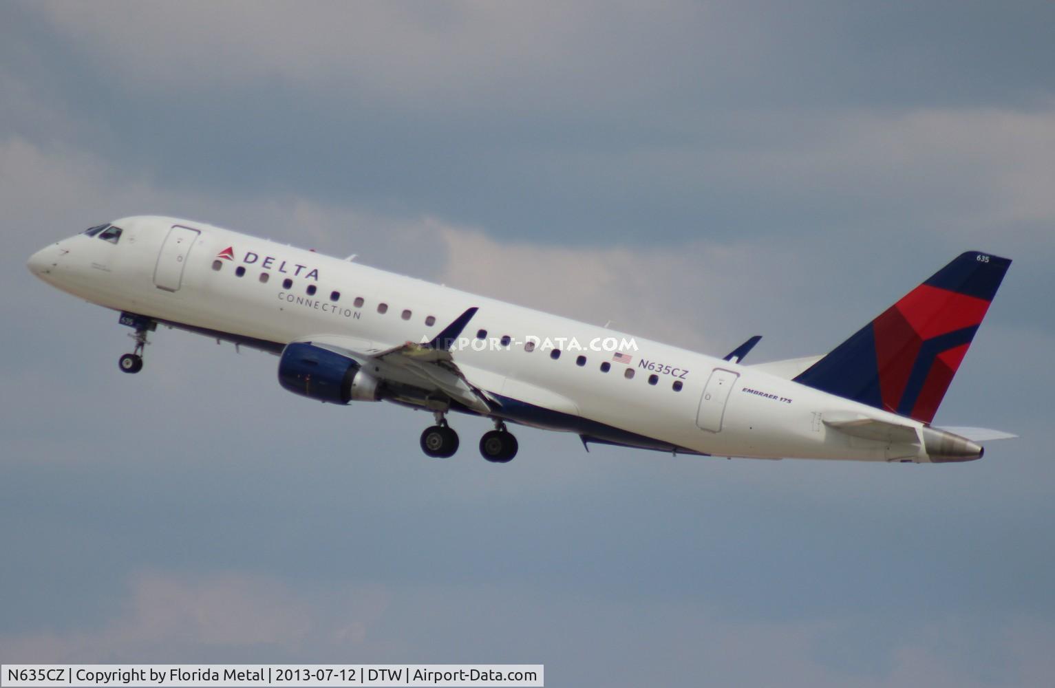 N635CZ, 2008 Embraer 175LR (ERJ-170-200LR) C/N 17000252, Delta E175