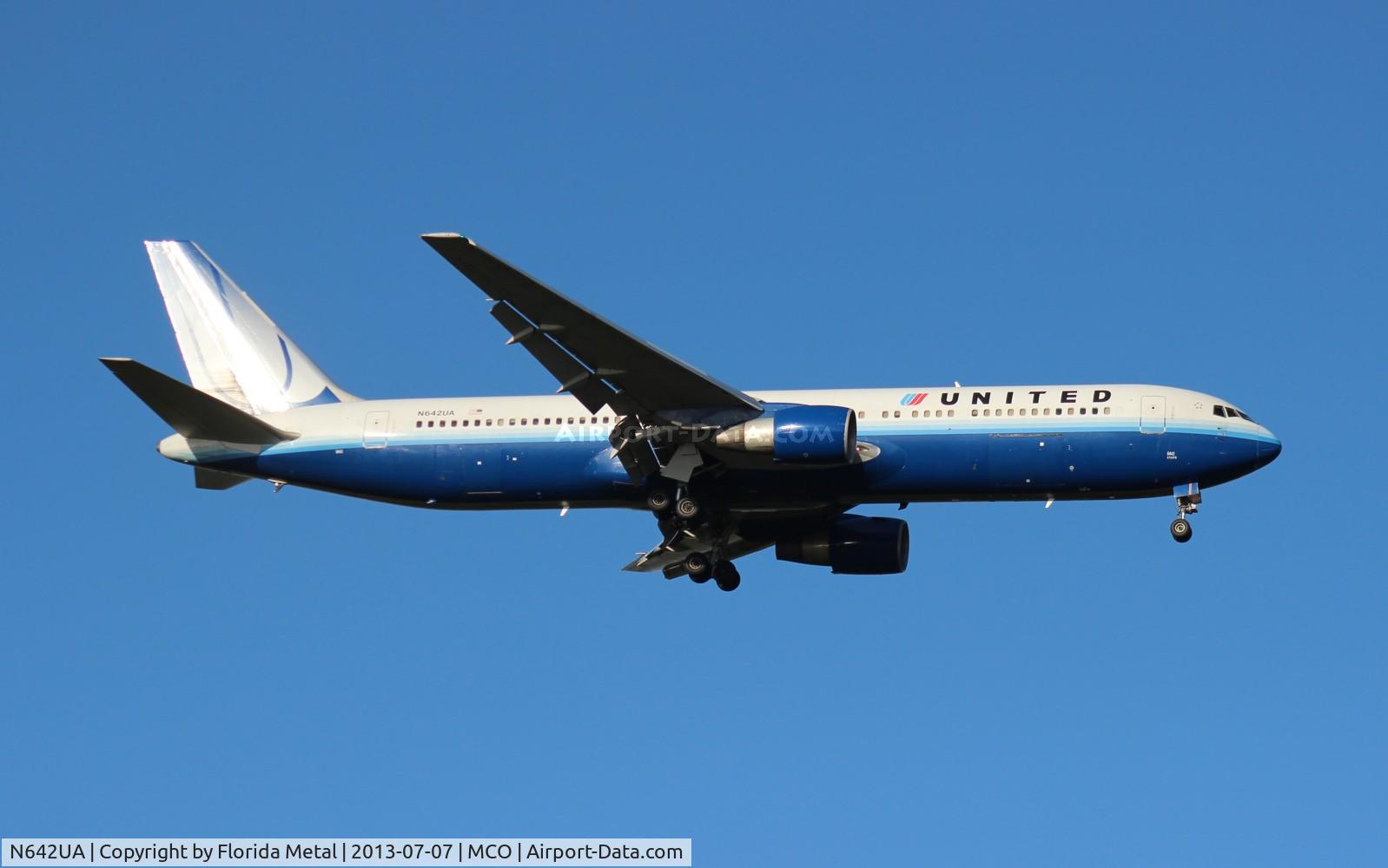 N642UA, 1991 Boeing 767-322 C/N 25092, United 767-300