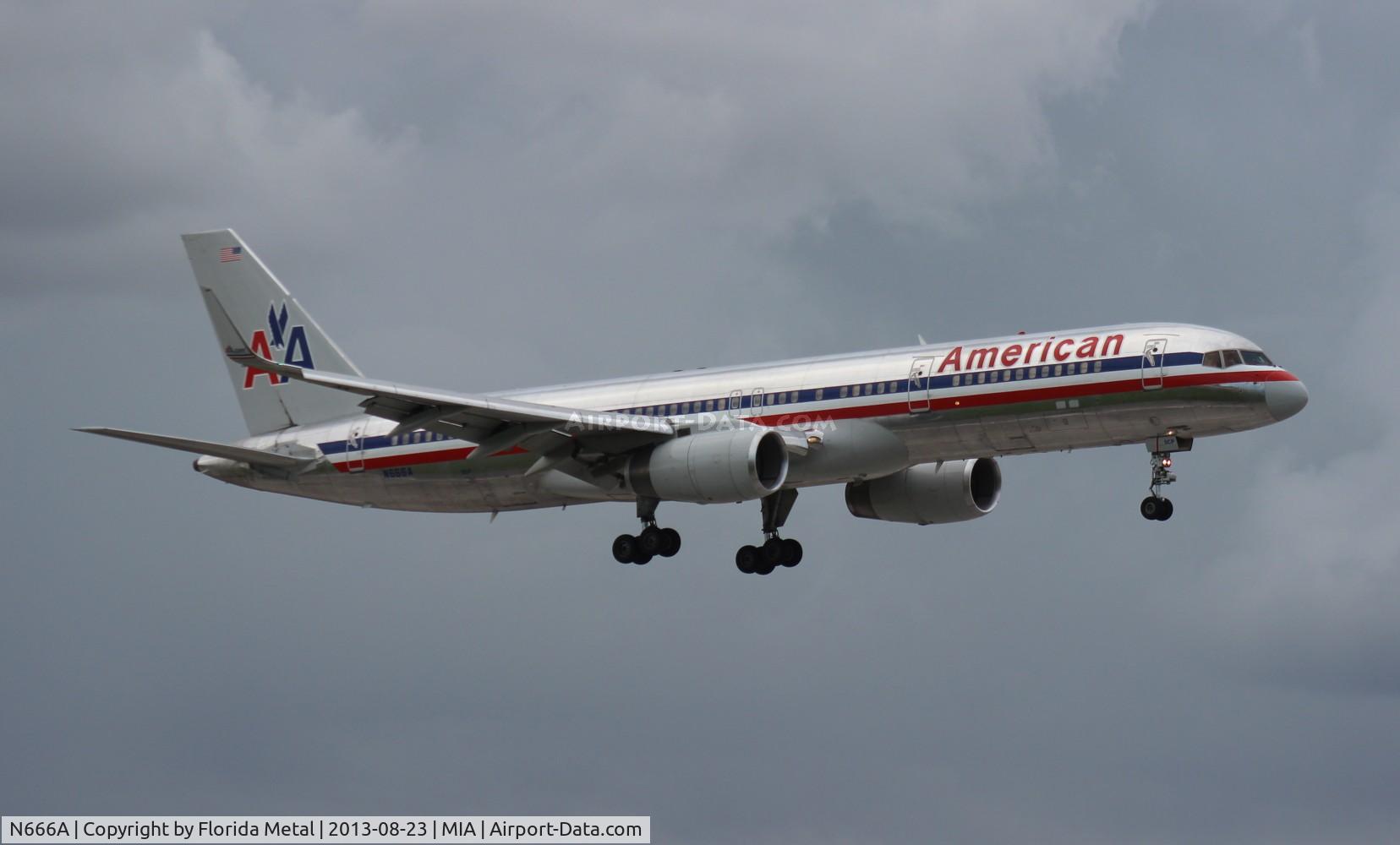 N666A, 1992 Boeing 757-223 C/N 25300, American 757-200