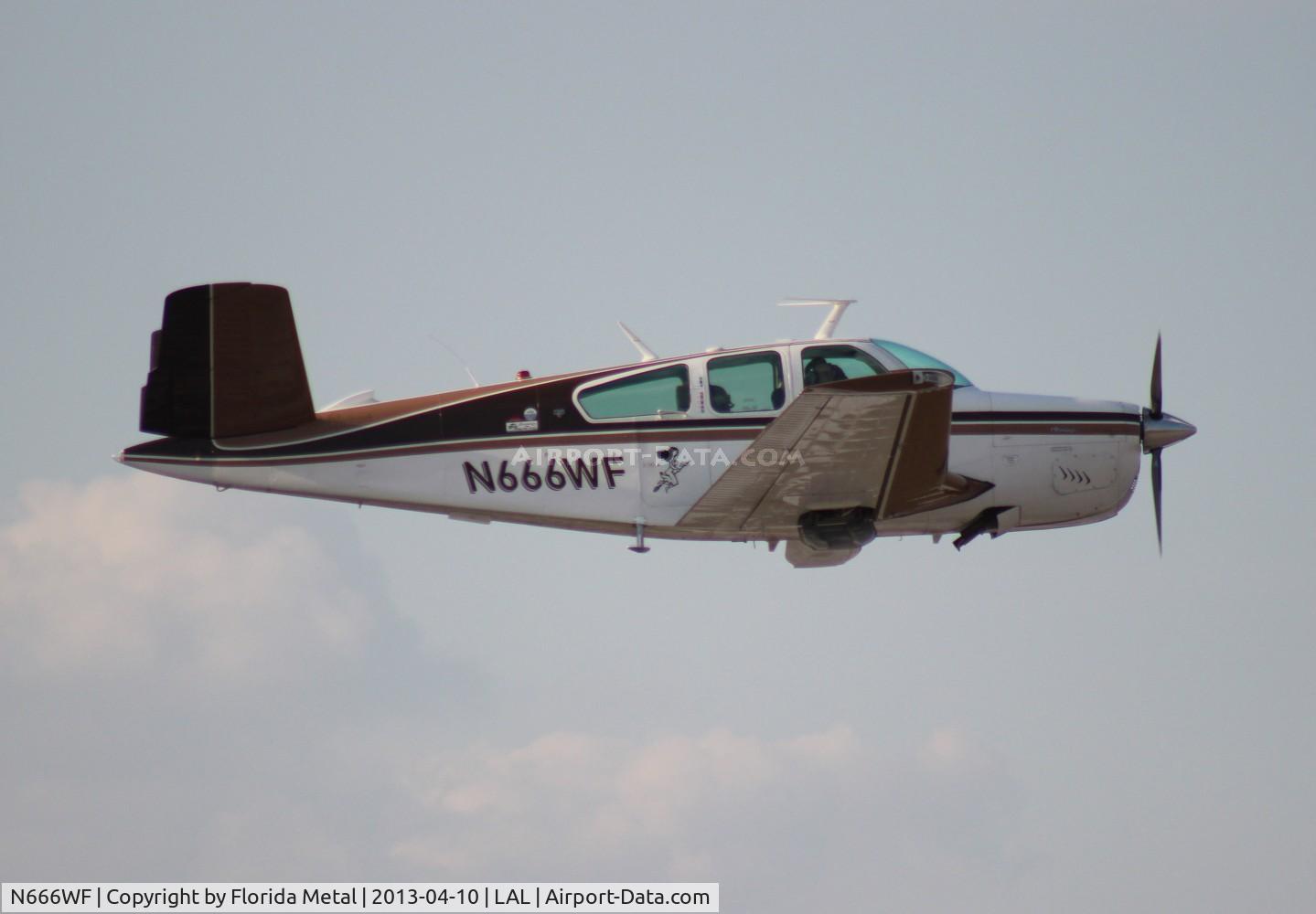 N666WF, 1976 Beech V35B Bonanza C/N D-9885, Beech V35B