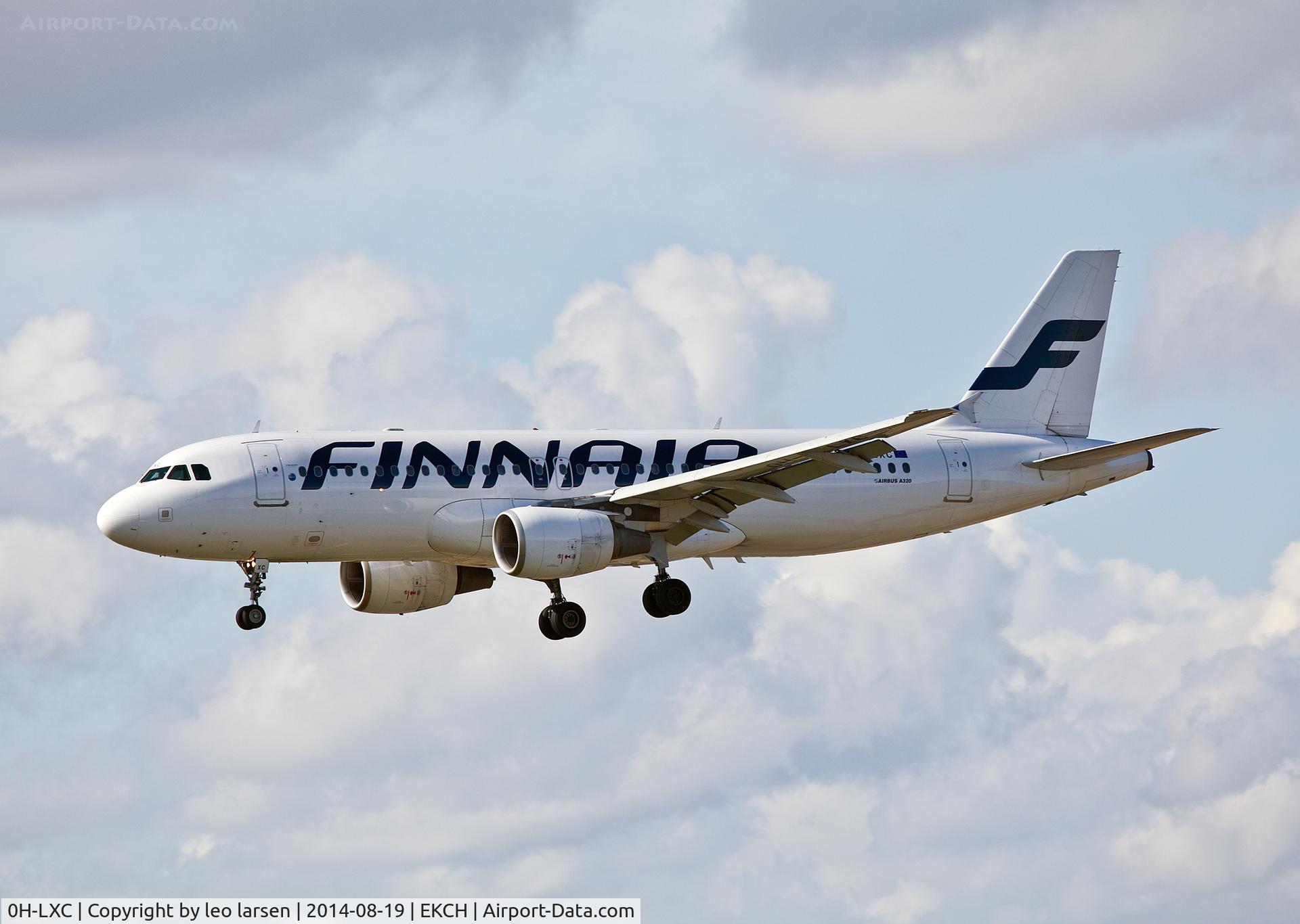 0H-LXC, 2001 Airbus A320-214 C/N 1544, Copenhagen Kastrup 19.8.14
Approach to R-22L